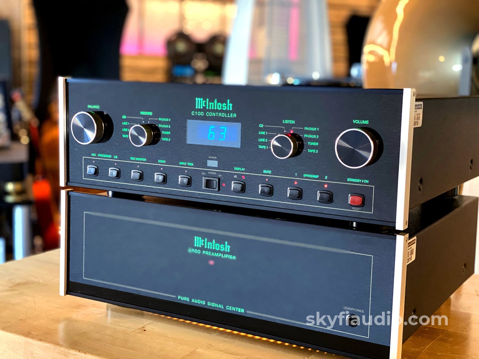 Mcintosh C100 Two Chassis Analog Preamp With Superb Phono Section Preamplifier