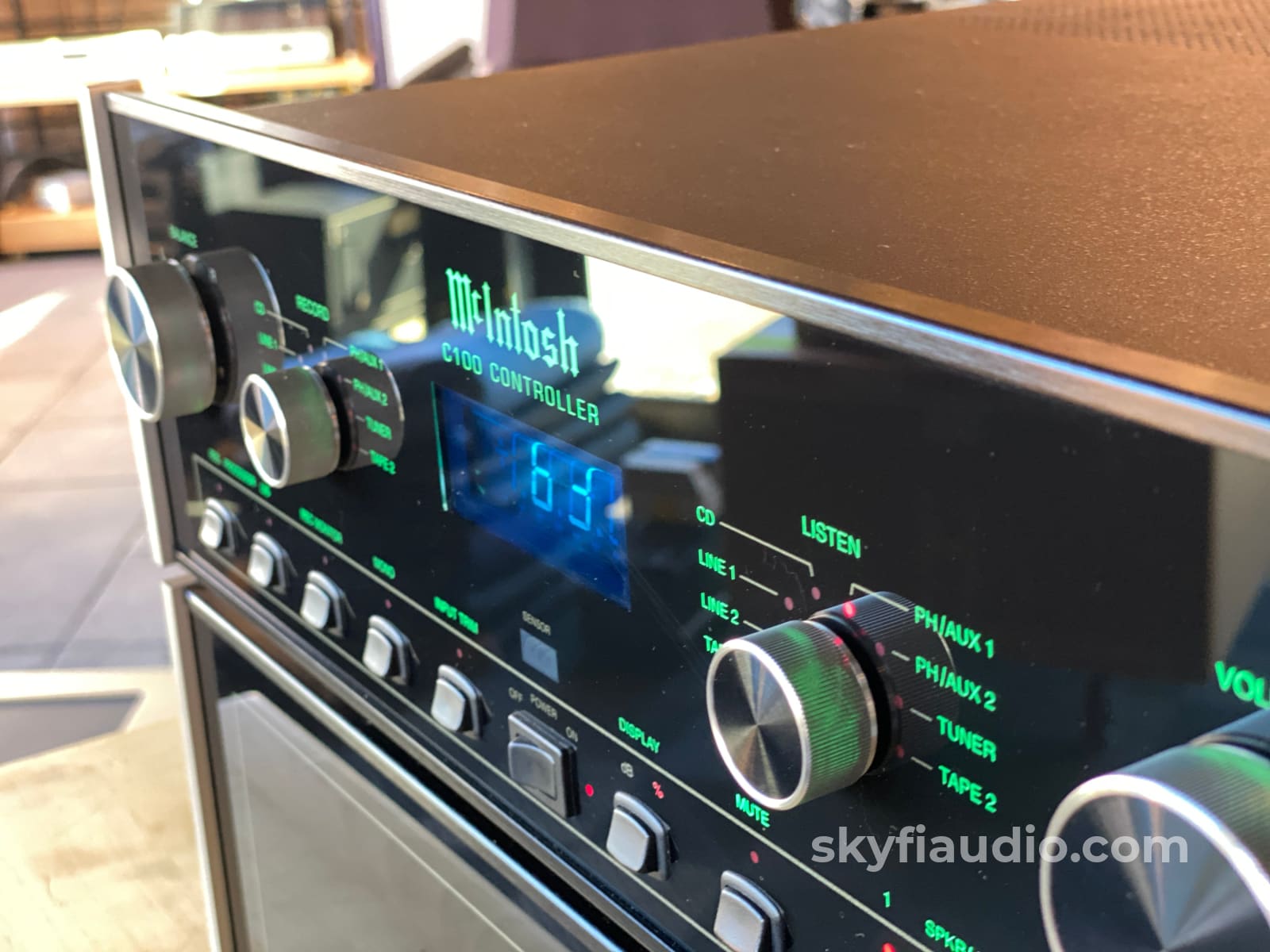 Mcintosh C100 Two Chassis Analog Preamp With Superb Phono Section Preamplifier