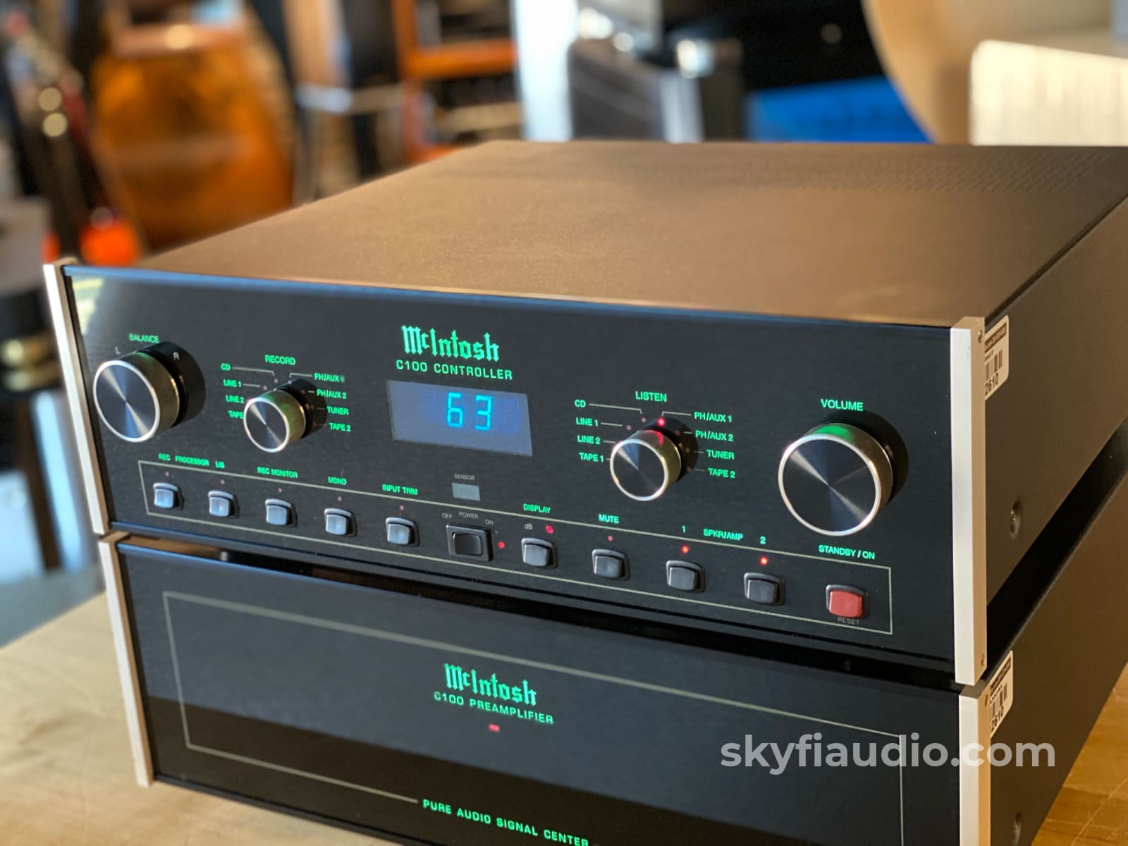 Mcintosh C100 Two Chassis Analog Preamp With Superb Phono Section Preamplifier