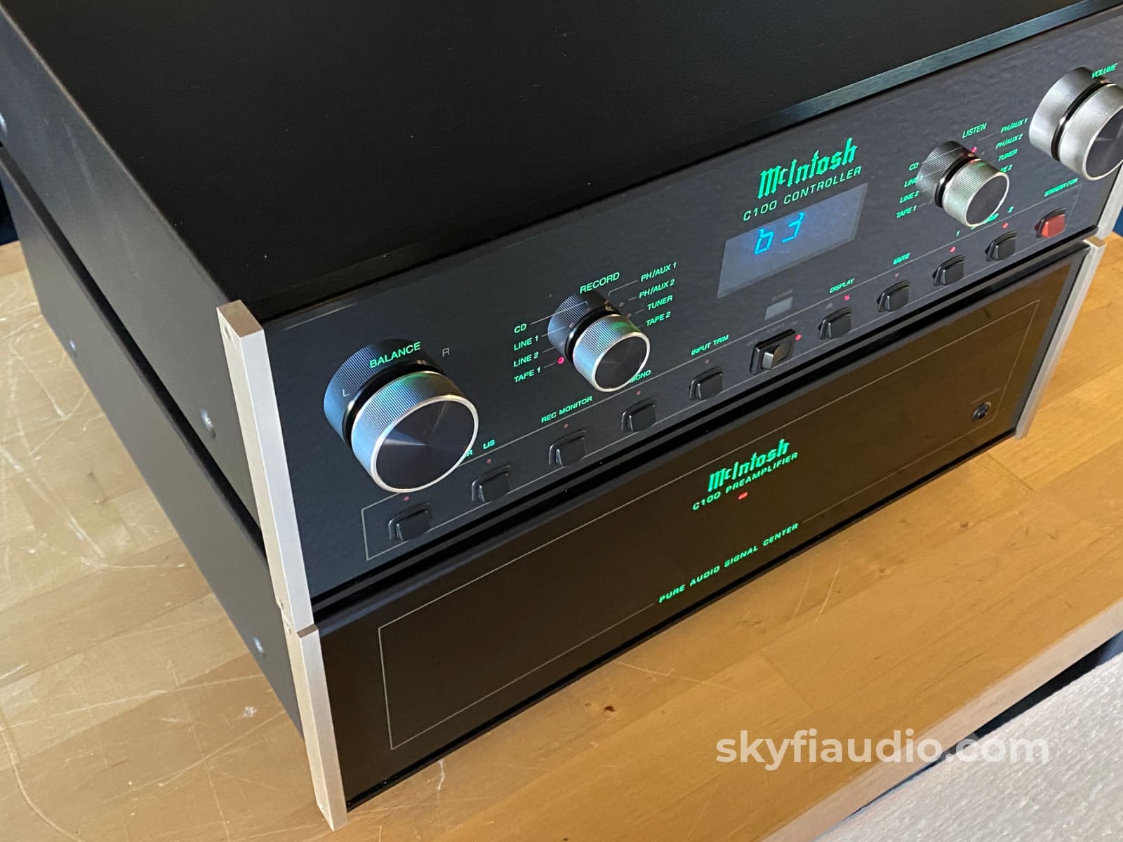 Mcintosh C100 Two Chassis Analog Preamp With Superb Phono Section Preamplifier