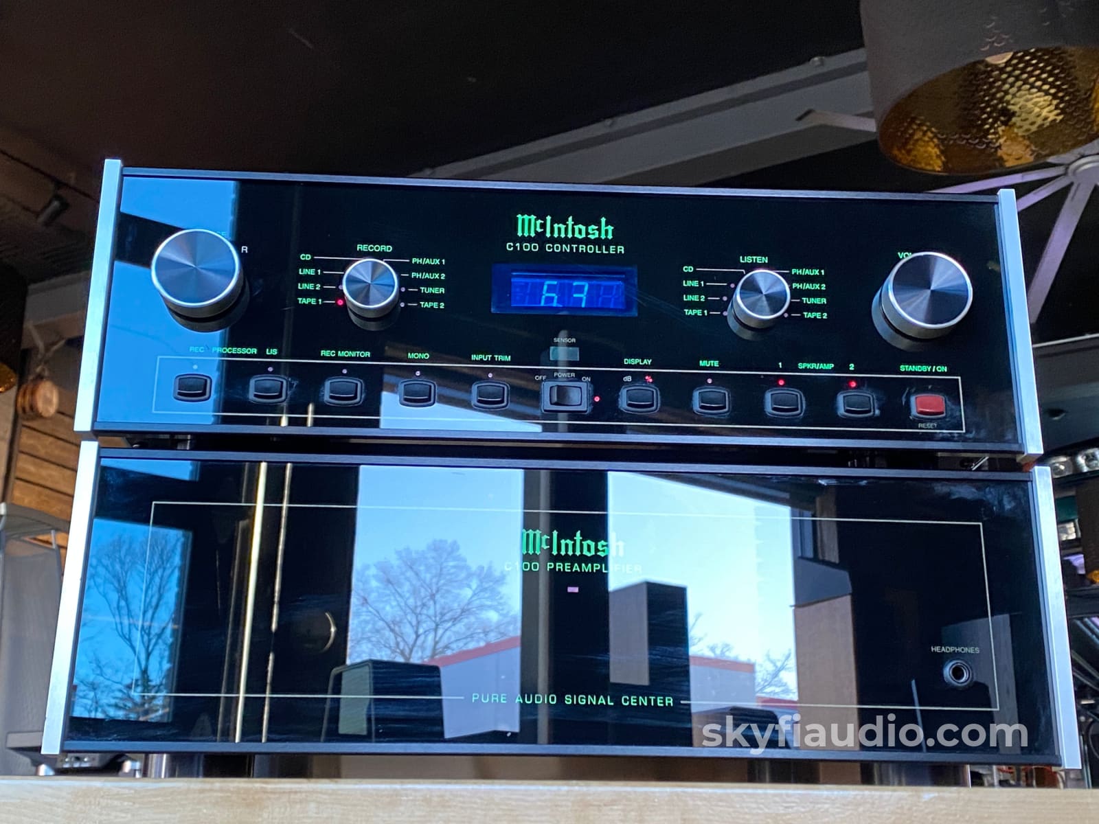 Mcintosh C100 Two Chassis Analog Preamp With Superb Phono Section Preamplifier