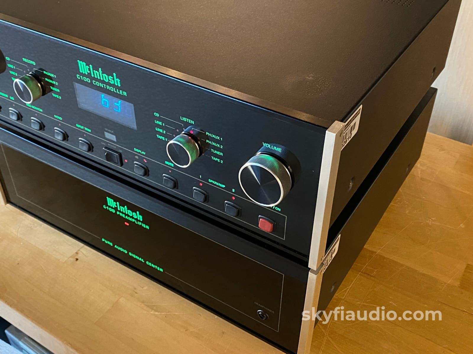Mcintosh C100 Two Chassis Analog Preamp With Superb Phono Section Preamplifier