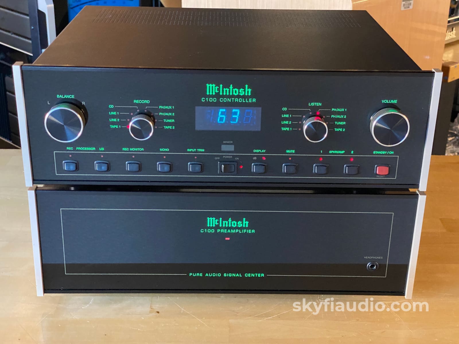 Mcintosh C100 Two Chassis Analog Preamp With Superb Phono Section Preamplifier