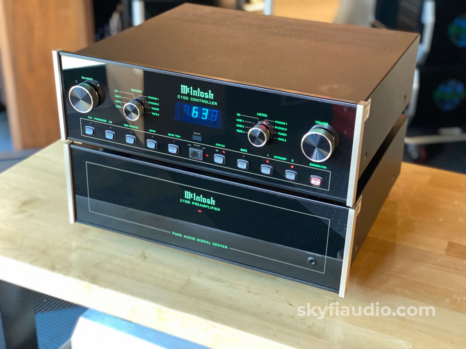 Mcintosh C100 Two Chassis Analog Preamp With Superb Phono Section Preamplifier