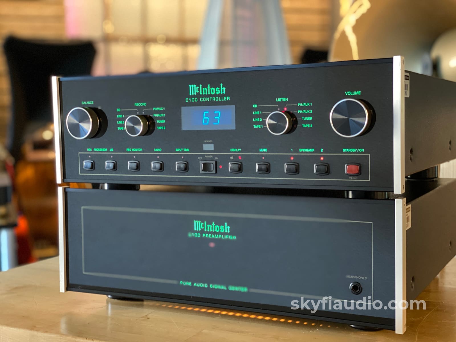 Mcintosh C100 Two Chassis Analog Preamp With Superb Phono Section Preamplifier