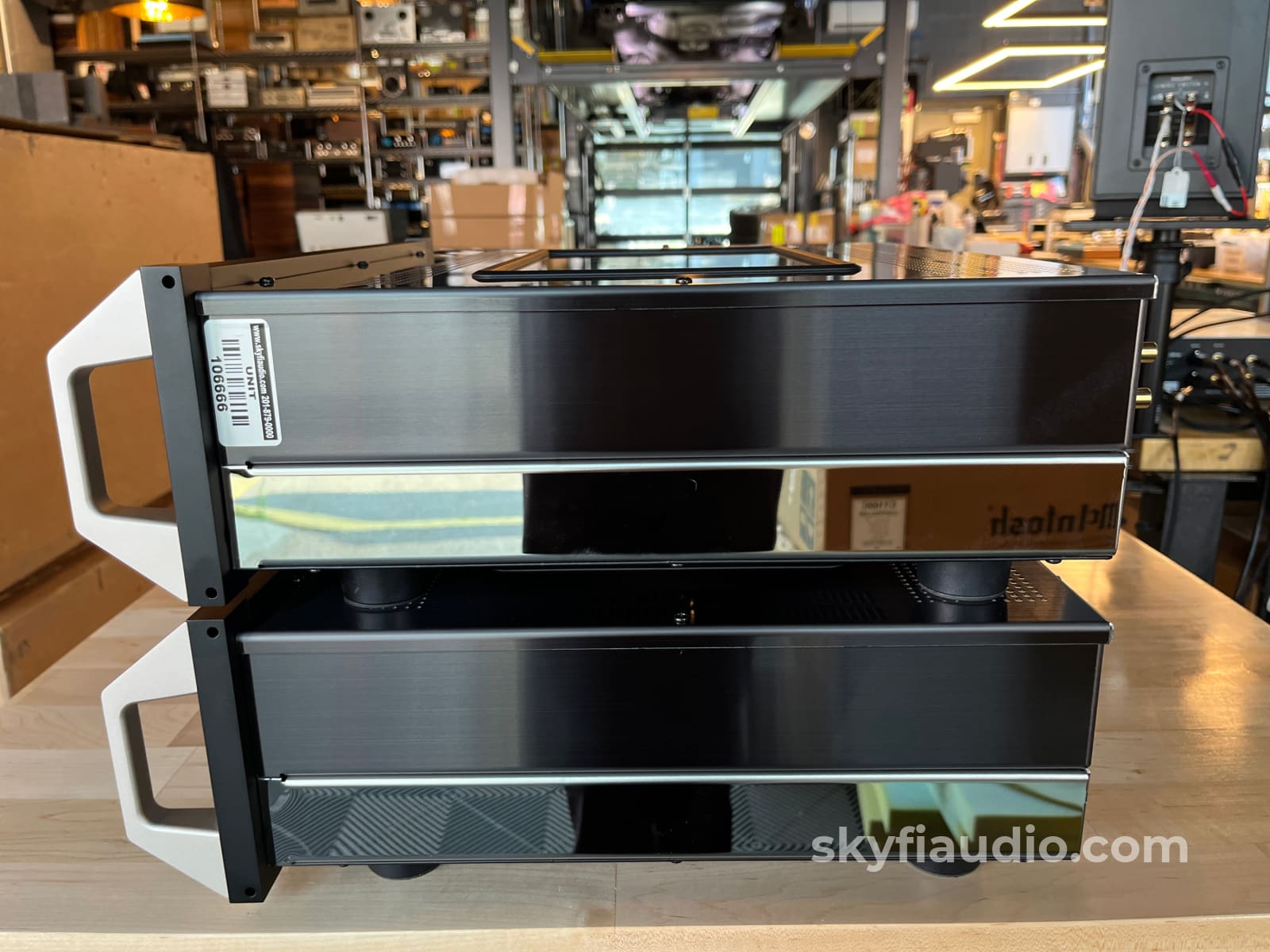 McIntosh C1200 Preamplifer - Pre-Loved Preamplifier