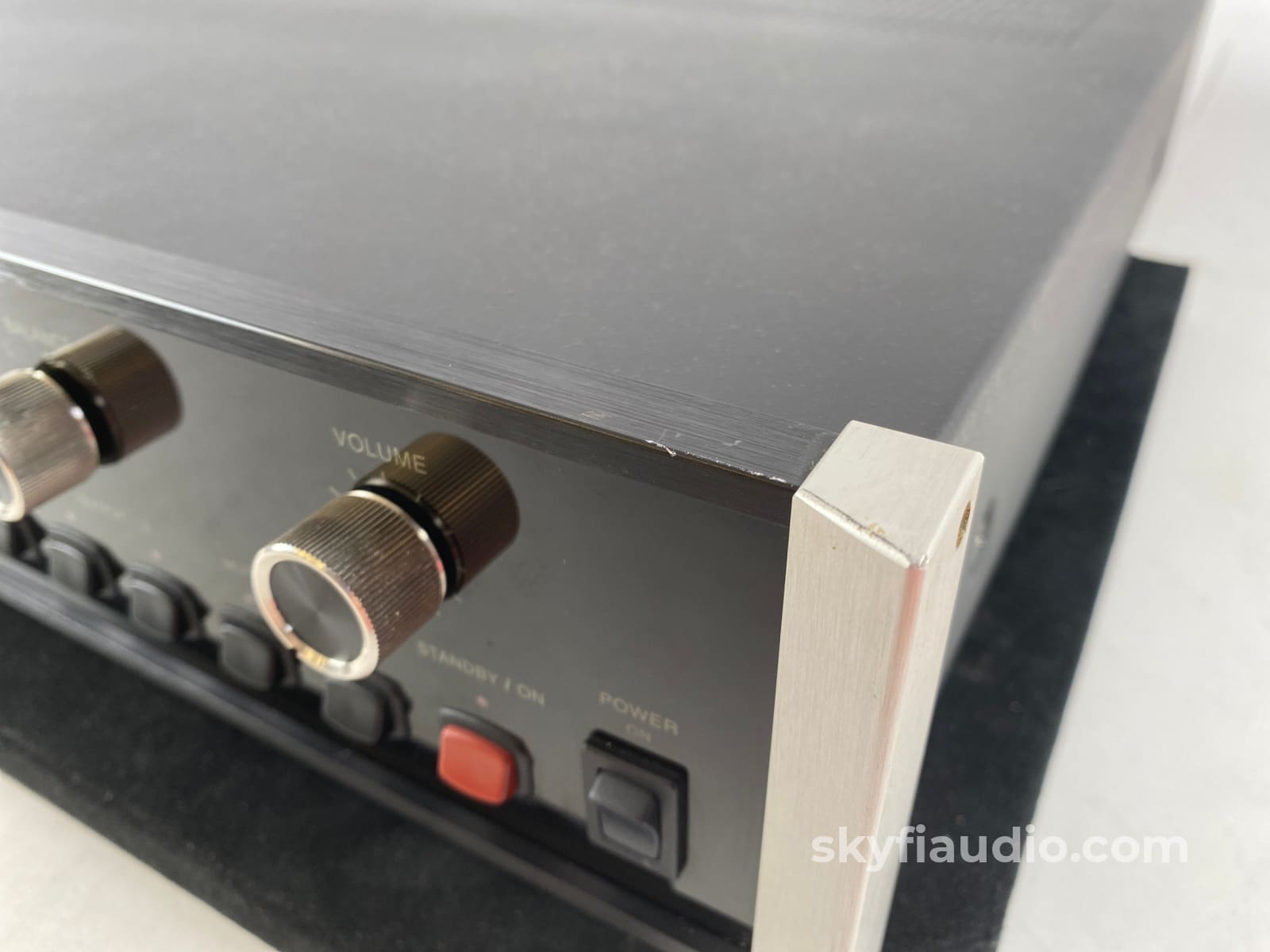 Mcintosh C15 Compact Preamplifier With Phono And Remote - Rare