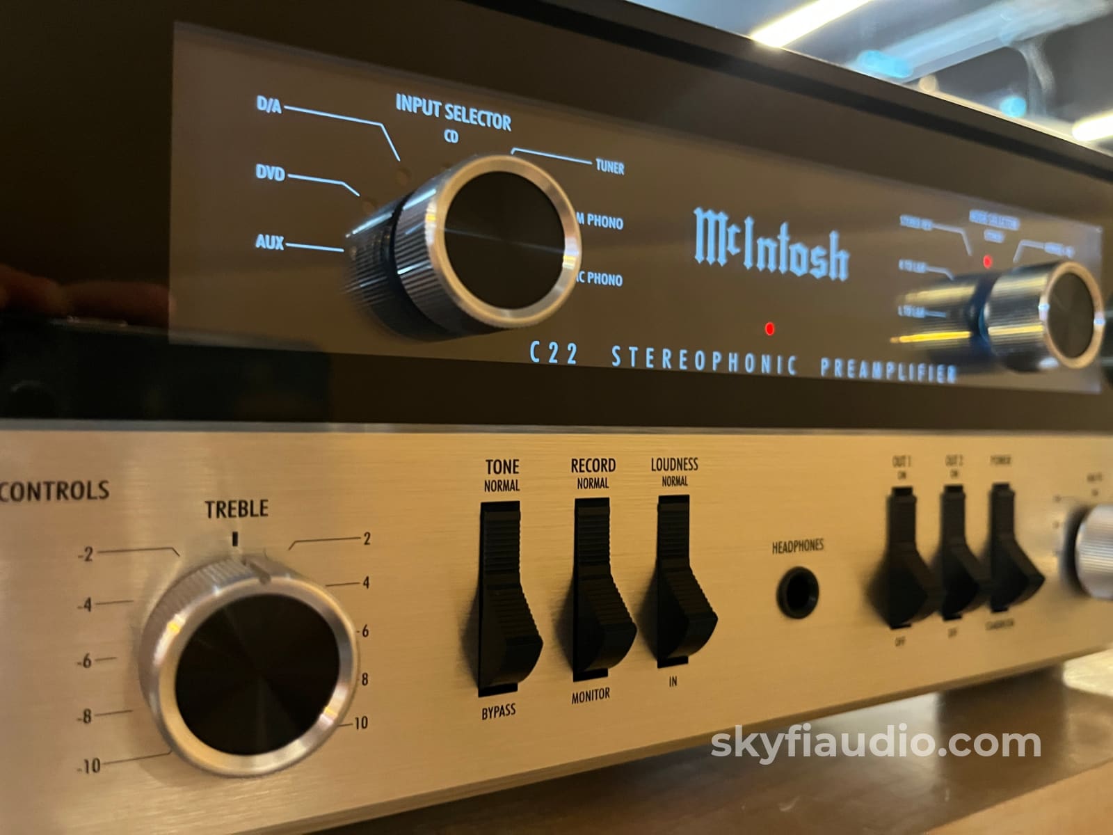 McIntosh C22 MKIV Tube Preamplifier Preamplifier