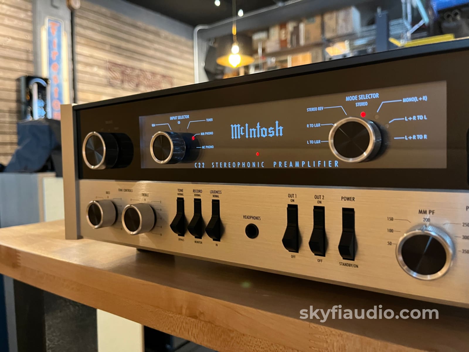 McIntosh C22 MKIV Tube Preamplifier Preamplifier