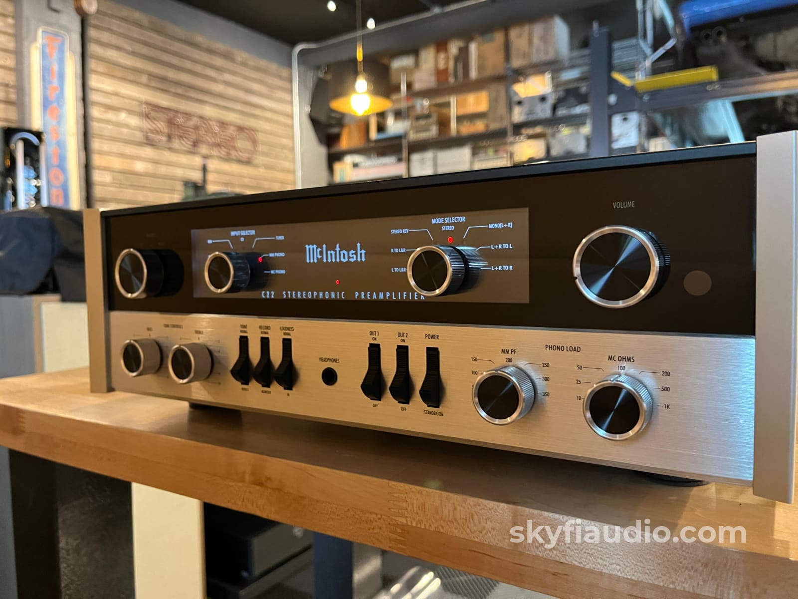 McIntosh C22 MKIV Tube Preamplifier Preamplifier
