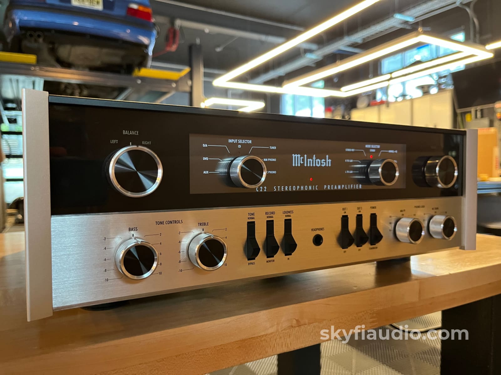 McIntosh C22 MKIV Tube Preamplifier Preamplifier
