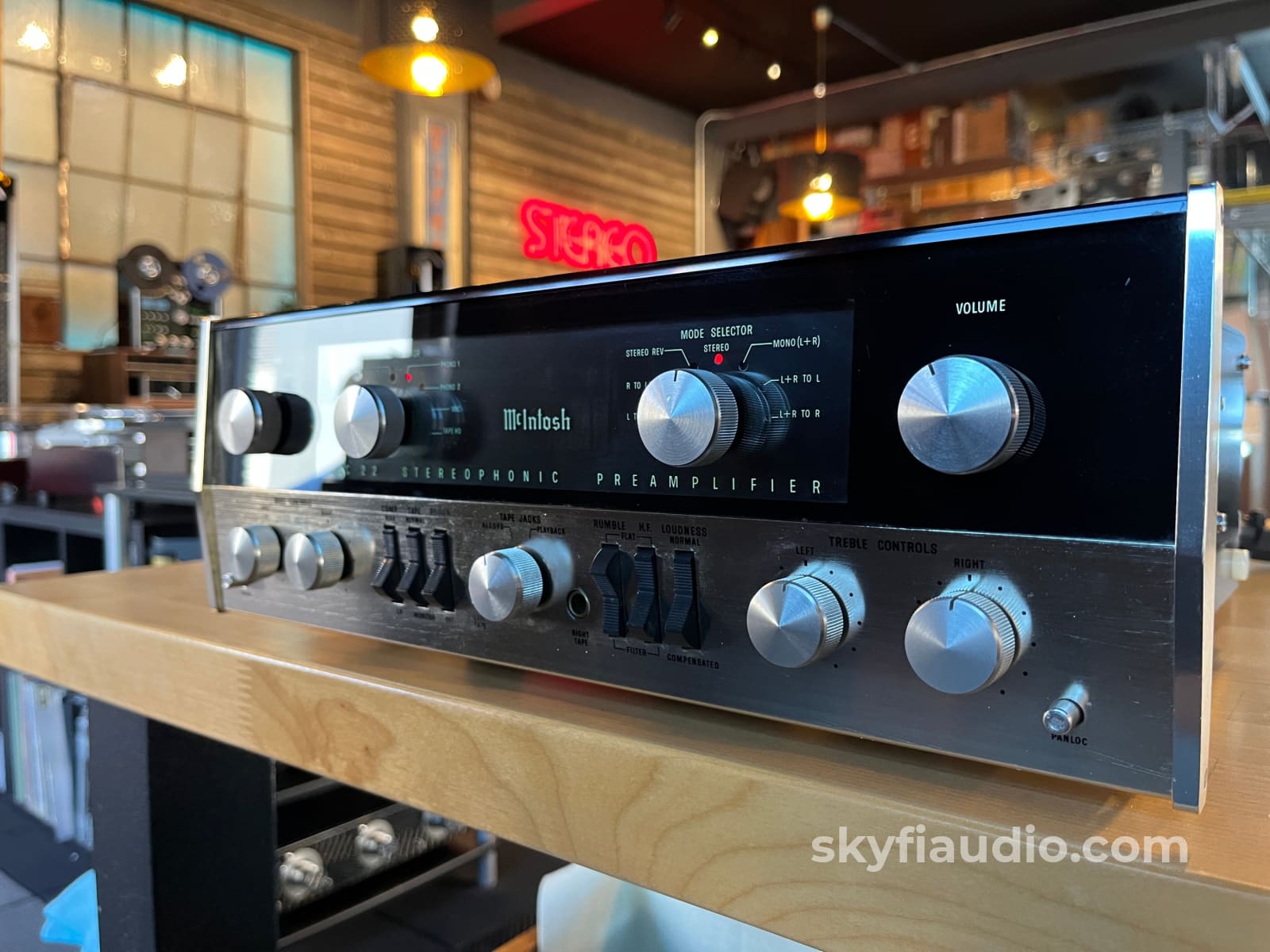 McIntosh C22 Vintage All-Tube Preamplifier - Holy Grail Vintage McInto