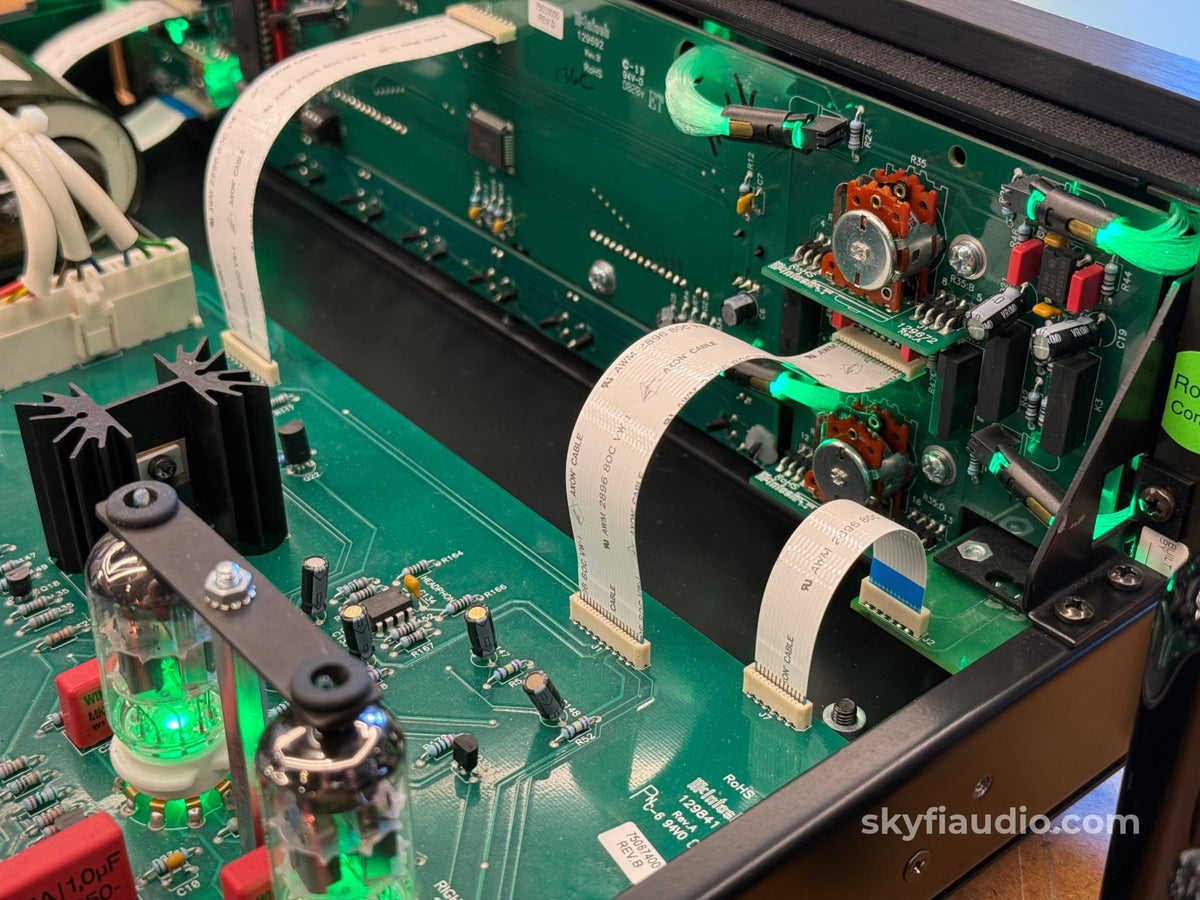 McIntosh C220 Tube Preamplifier - All Analog w/ Fiber Optic Lighting - Preamplifier