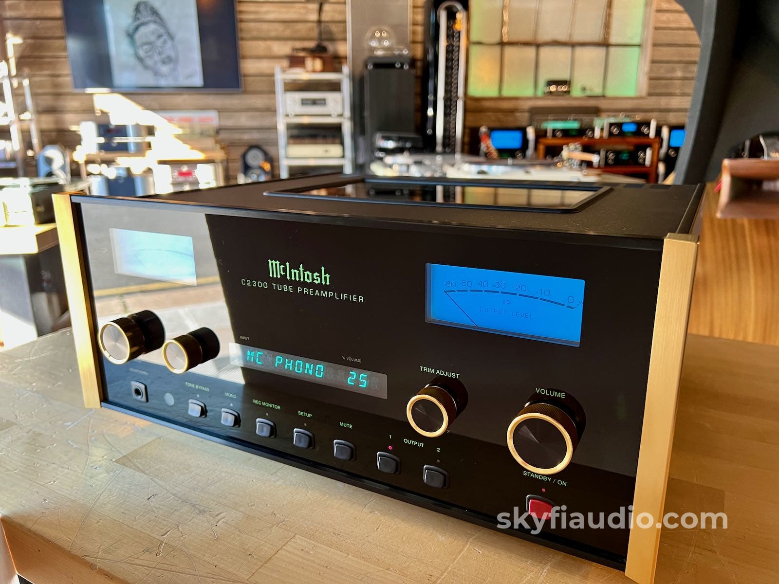 Mcintosh C2300 All Analog Tube Preamp With Special Gold Metalwork Preamplifier