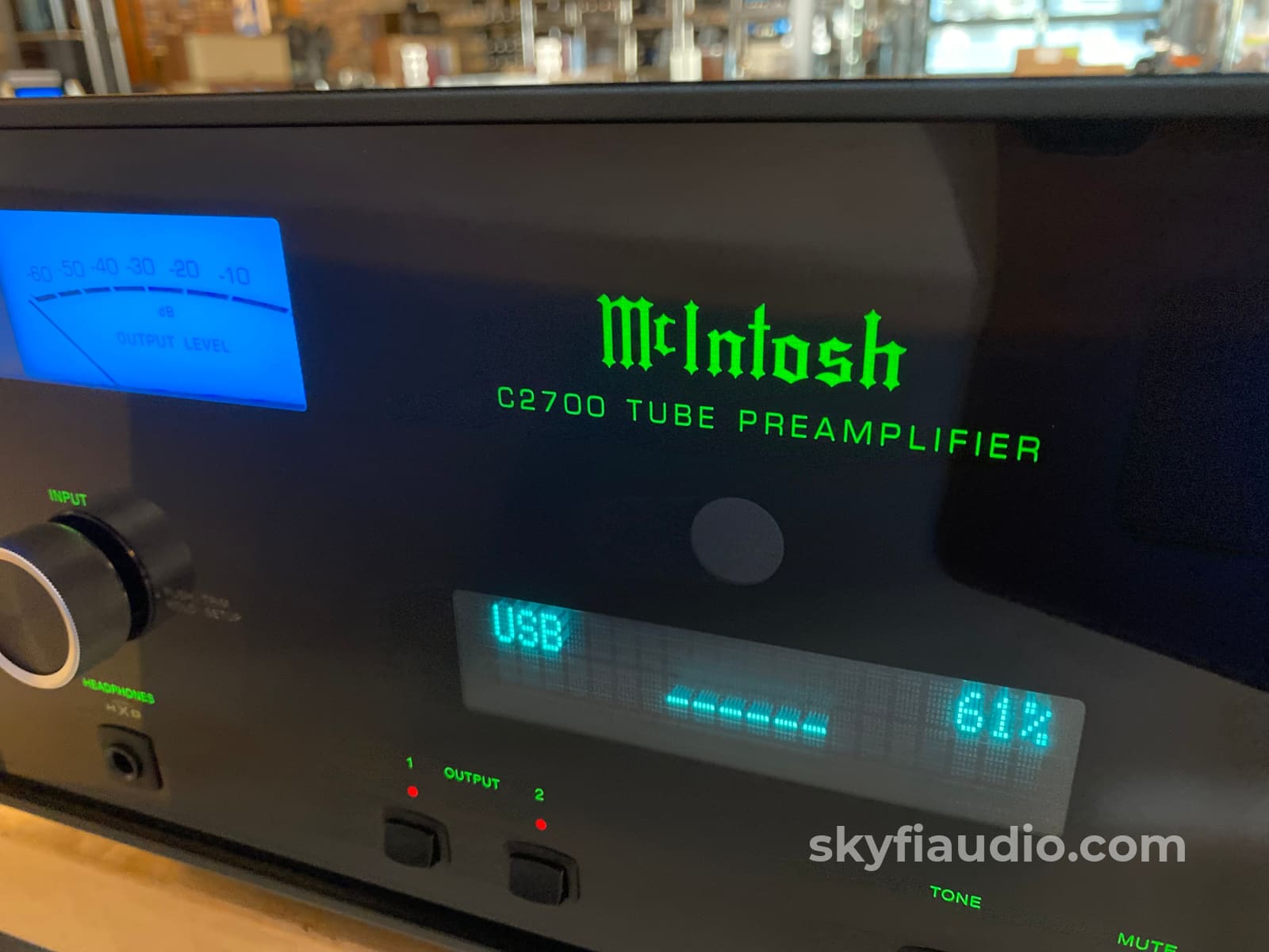 Mcintosh C2700 Tube Preamp And Quad Balanced Dac - Pre-Owned Preamplifier