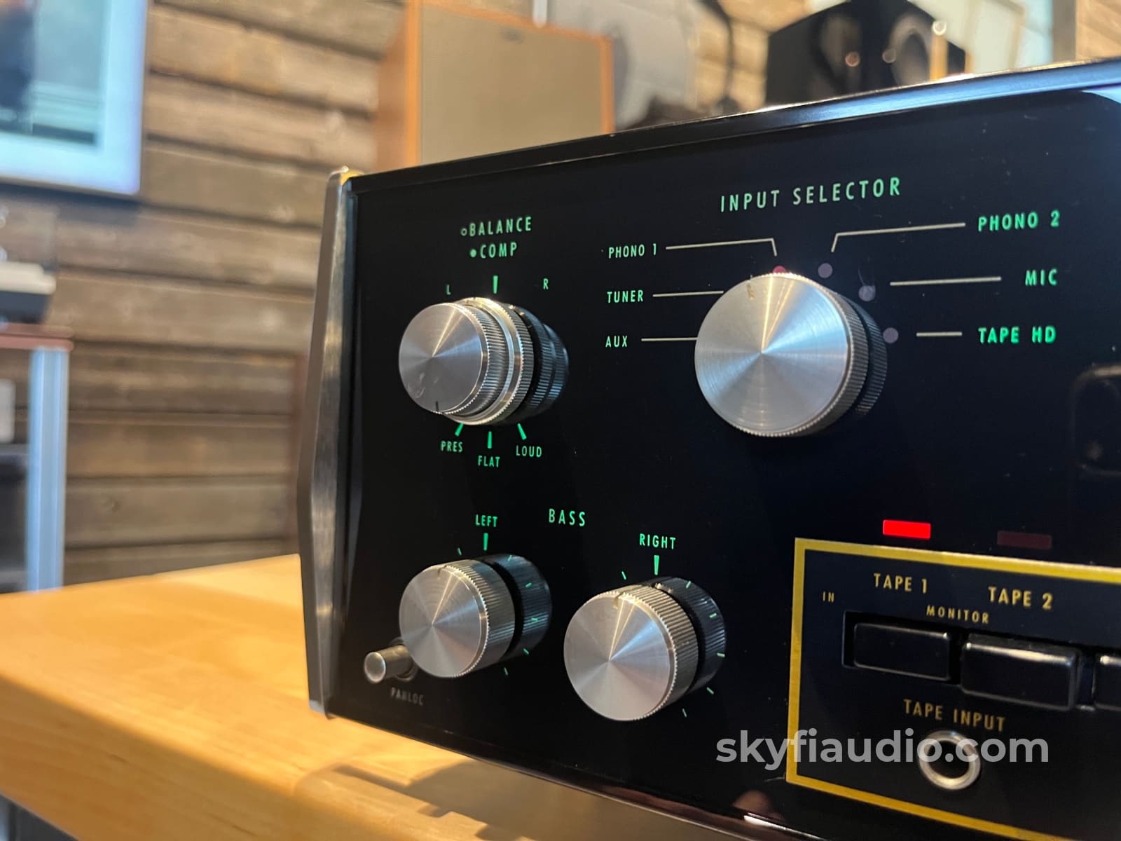 McIntosh C28 Solid State Vintage Preamplifier - Serviced - Preamplifier