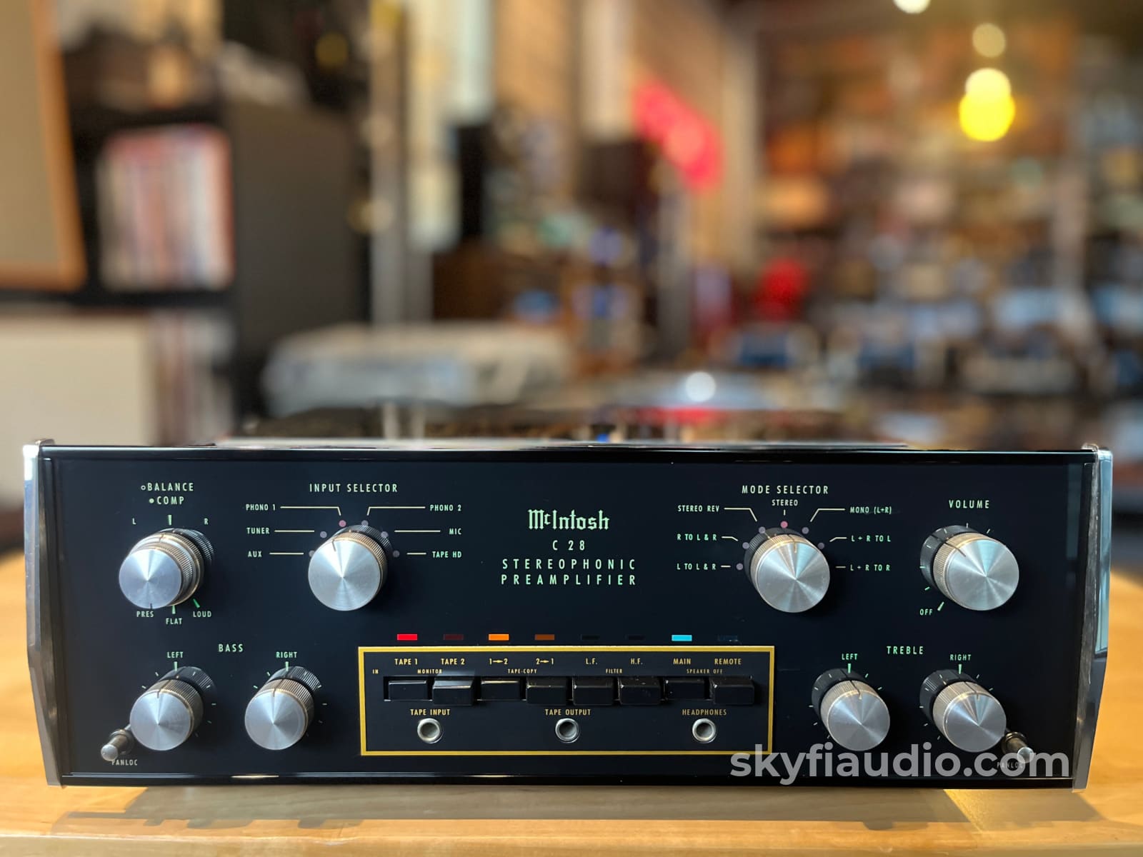 McIntosh C28 Solid State Vintage Preamplifier - Serviced - Preamplifier