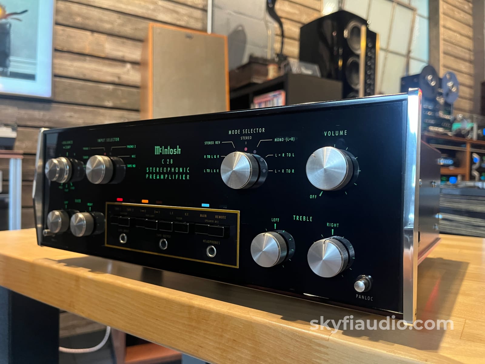 McIntosh C28 Solid State Vintage Preamplifier - Serviced - Preamplifier