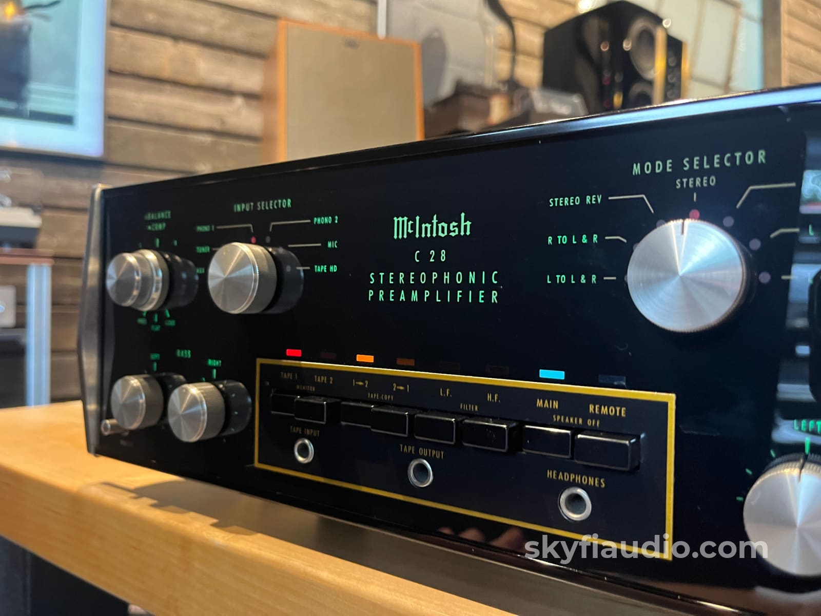 McIntosh C28 Solid State Vintage Preamplifier - Serviced - Preamplifier