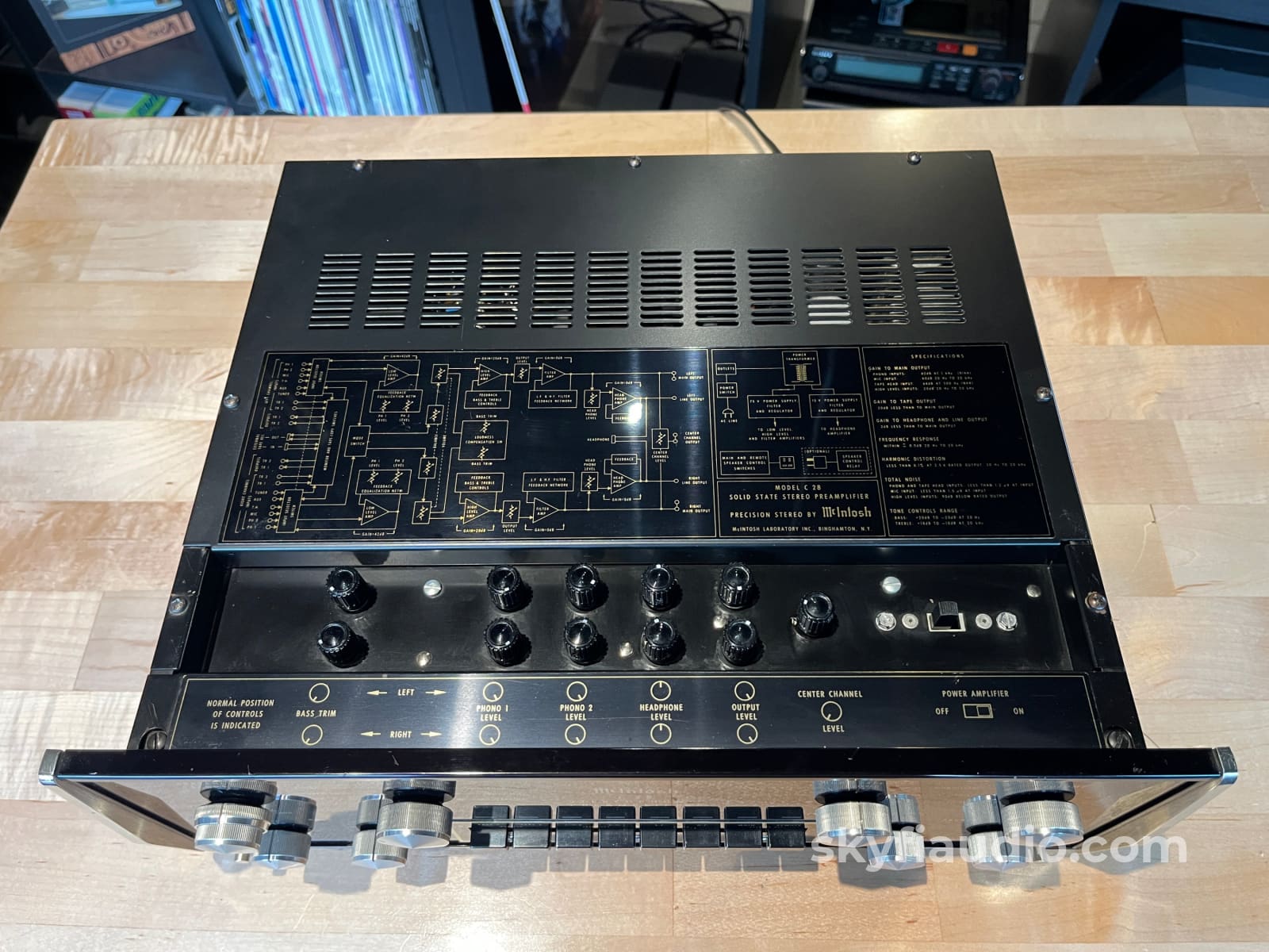 McIntosh C28 Solid State Vintage Preamplifier - Survivor - Preamplifier