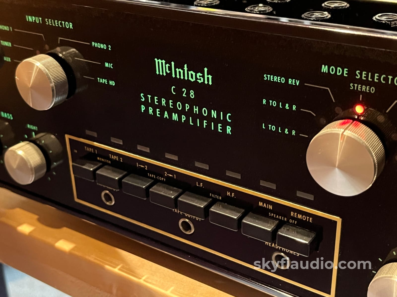 McIntosh C28 Solid State Vintage Preamplifier - Survivor - Preamplifier