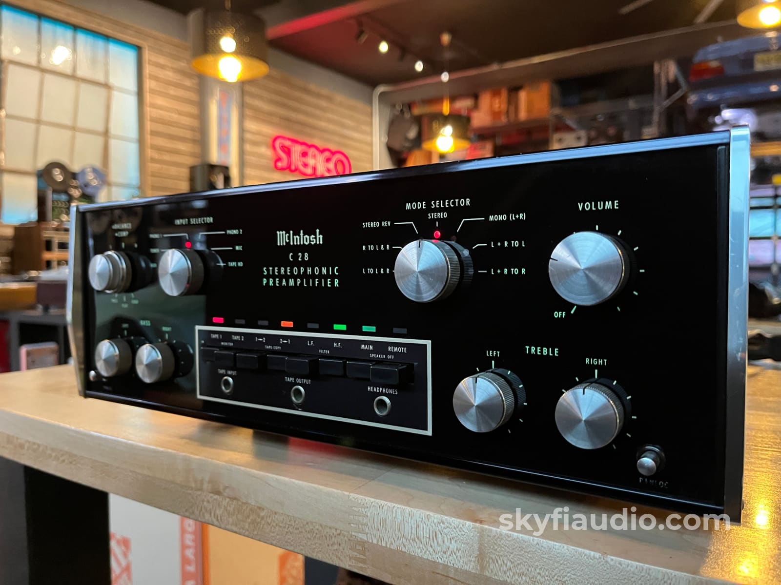 McIntosh C28 Vintage Solid State Preamplifier - Survivor Preamplifier