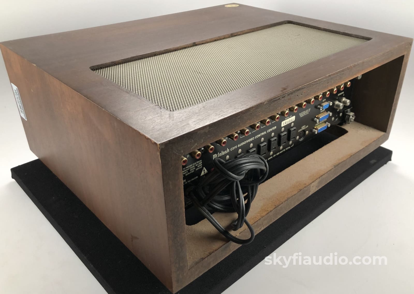Mcintosh C31V Preamp With Phono - Includes Remote Wood Case And Manual Preamplifier