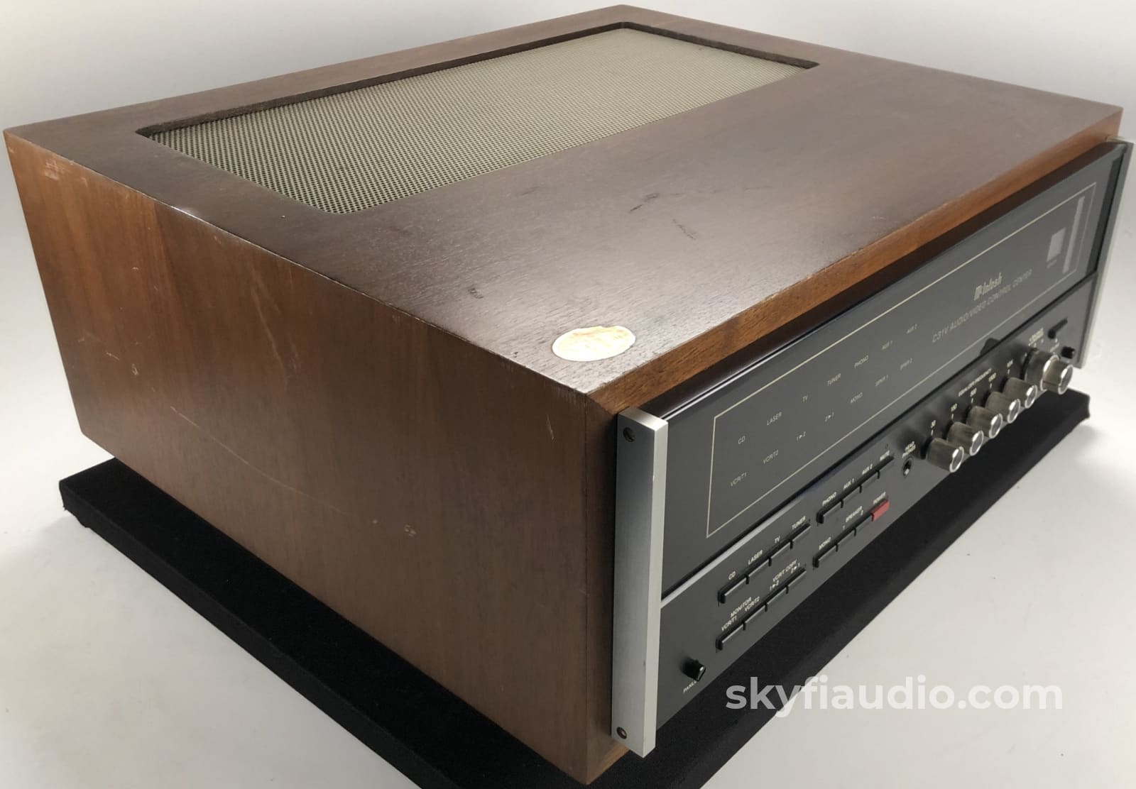 Mcintosh C31V Preamp With Phono - Includes Remote Wood Case And Manual Preamplifier