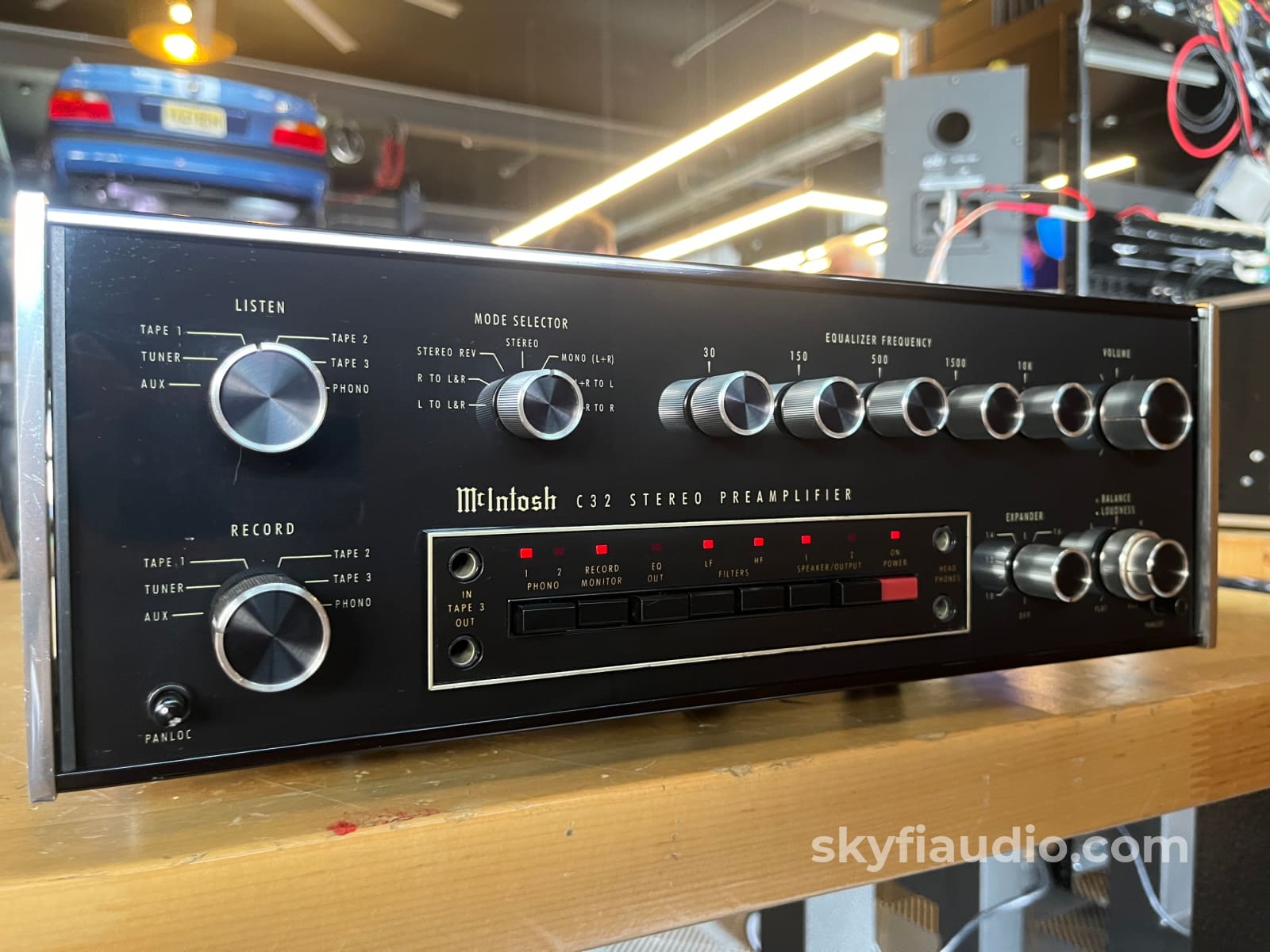 Mcintosh C32 Preamp - Skyfi Serviced Preamplifier