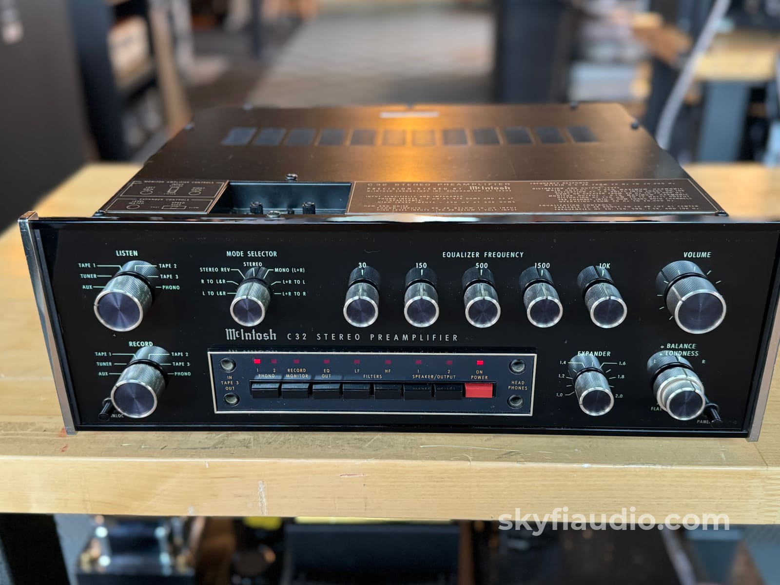 Mcintosh C32 Vintage Preamp With Phono And Eq - Serviced & Upgraded Preamplifier