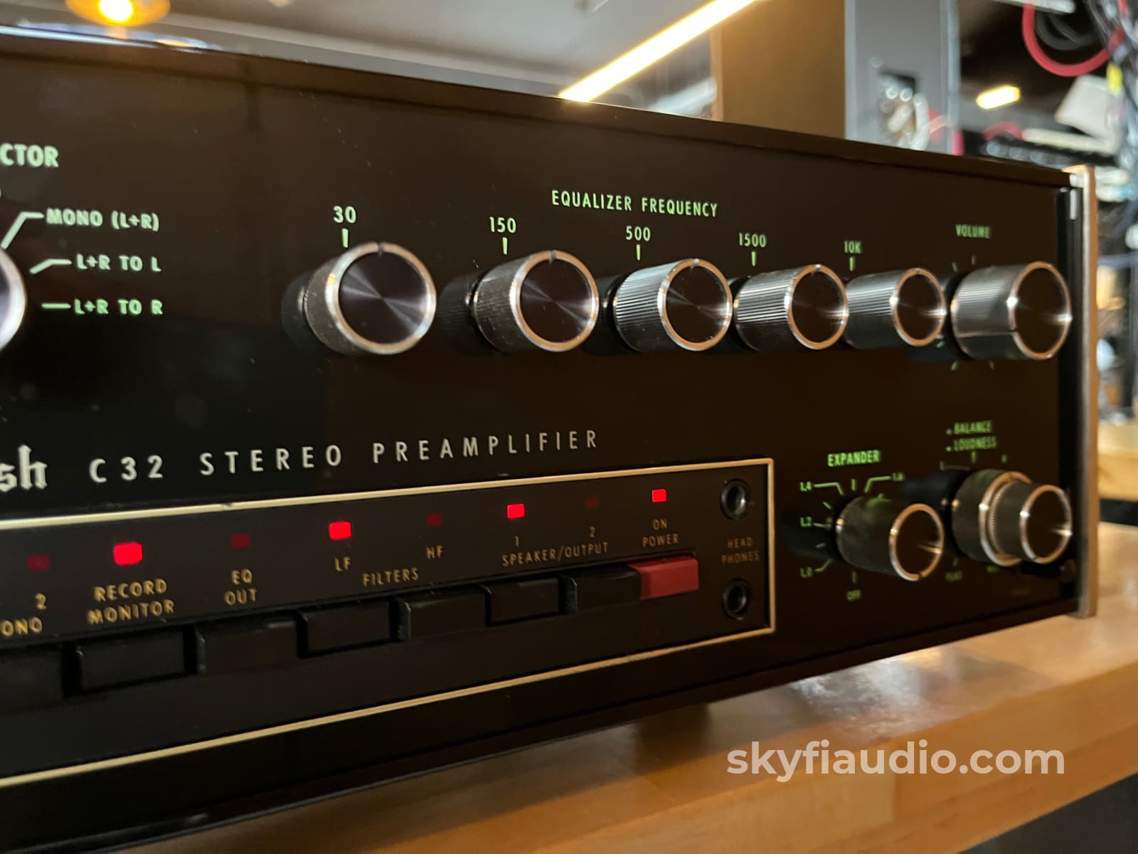 McIntosh C32 Vintage Preamplifier w/Built-In 