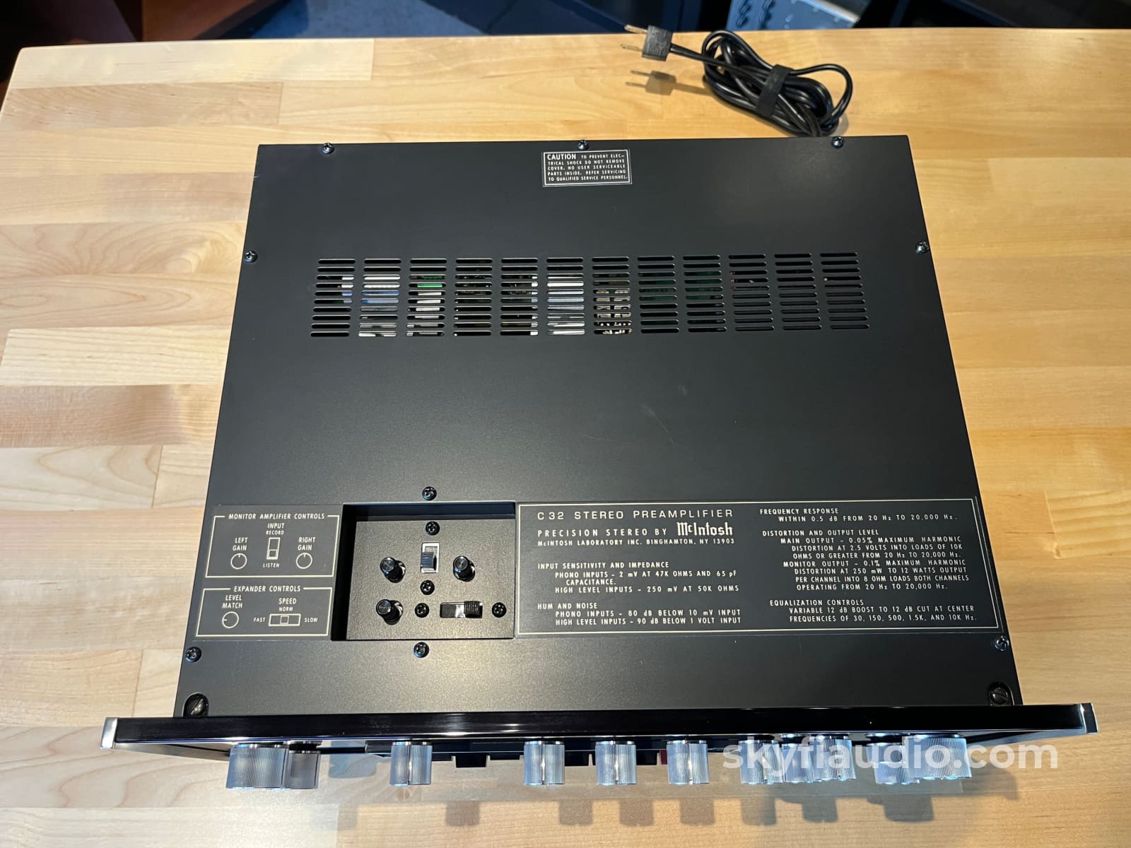McIntosh C32 Vintage Solid State Preamplifier - SkyFi Overhauled Preamplifier