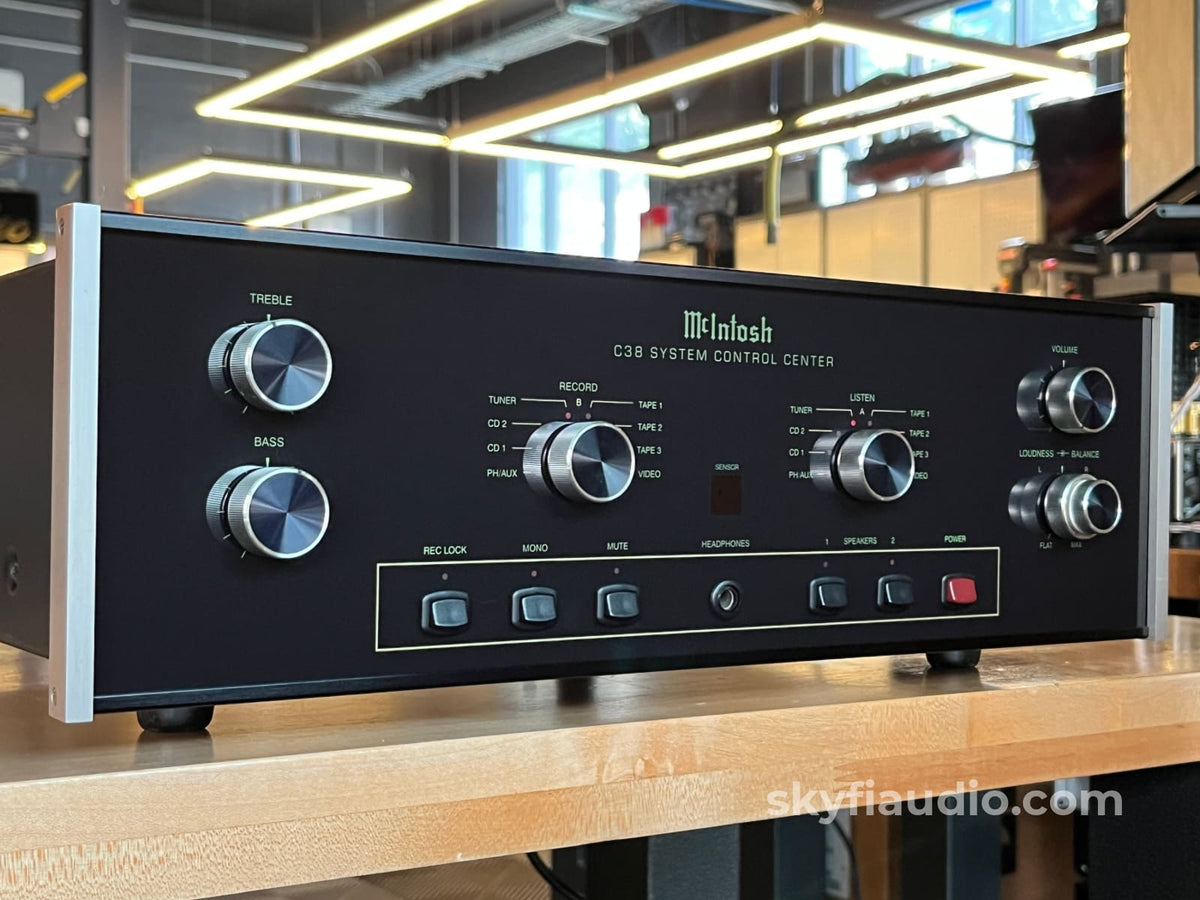 McIntosh C38 Solid State Analog Preamplifier - Preamplifier