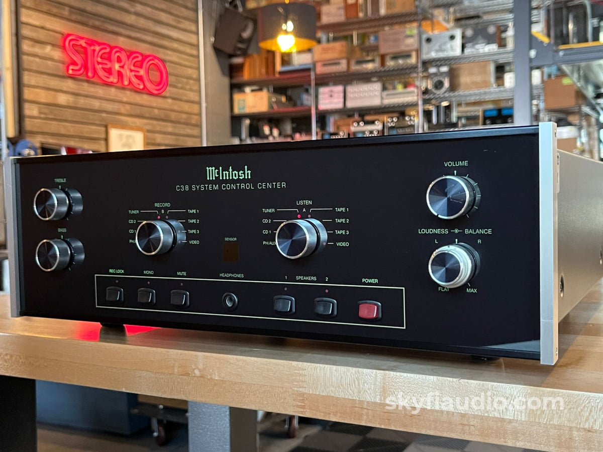 McIntosh C38 Solid State Analog Preamplifier - Preamplifier