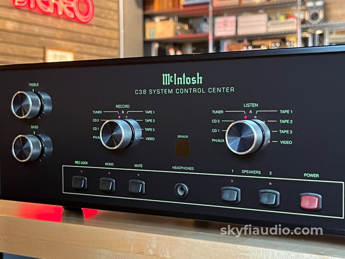 McIntosh C38 Solid State Analog Preamplifier - Preamplifier