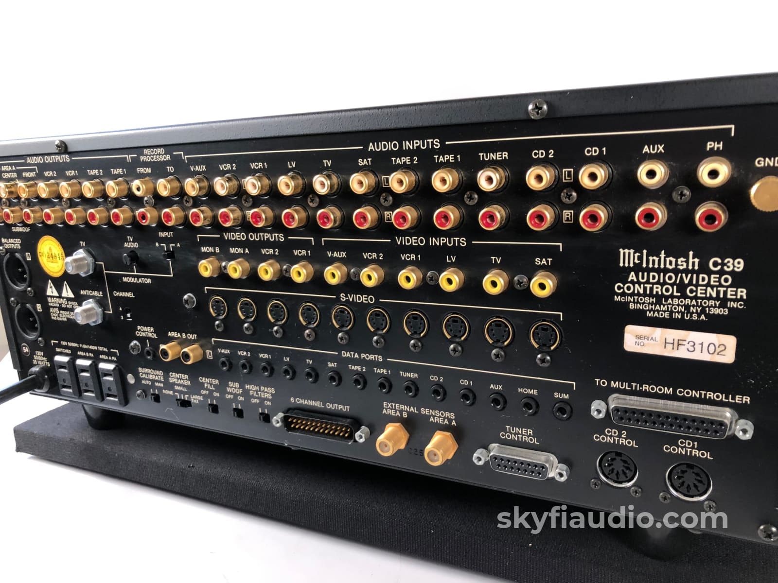 Mcintosh C39 Solid State Preamp With Phono Input Preamplifier