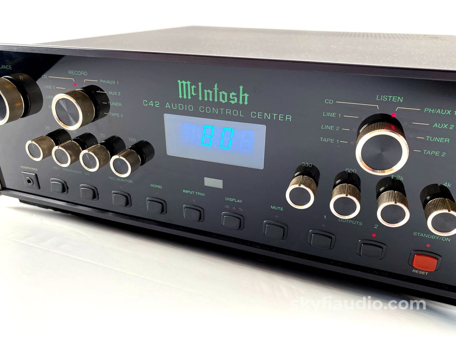 Mcintosh C42 Analog Preamplifier With Exclusive 8-Band Equalizer And Phono
