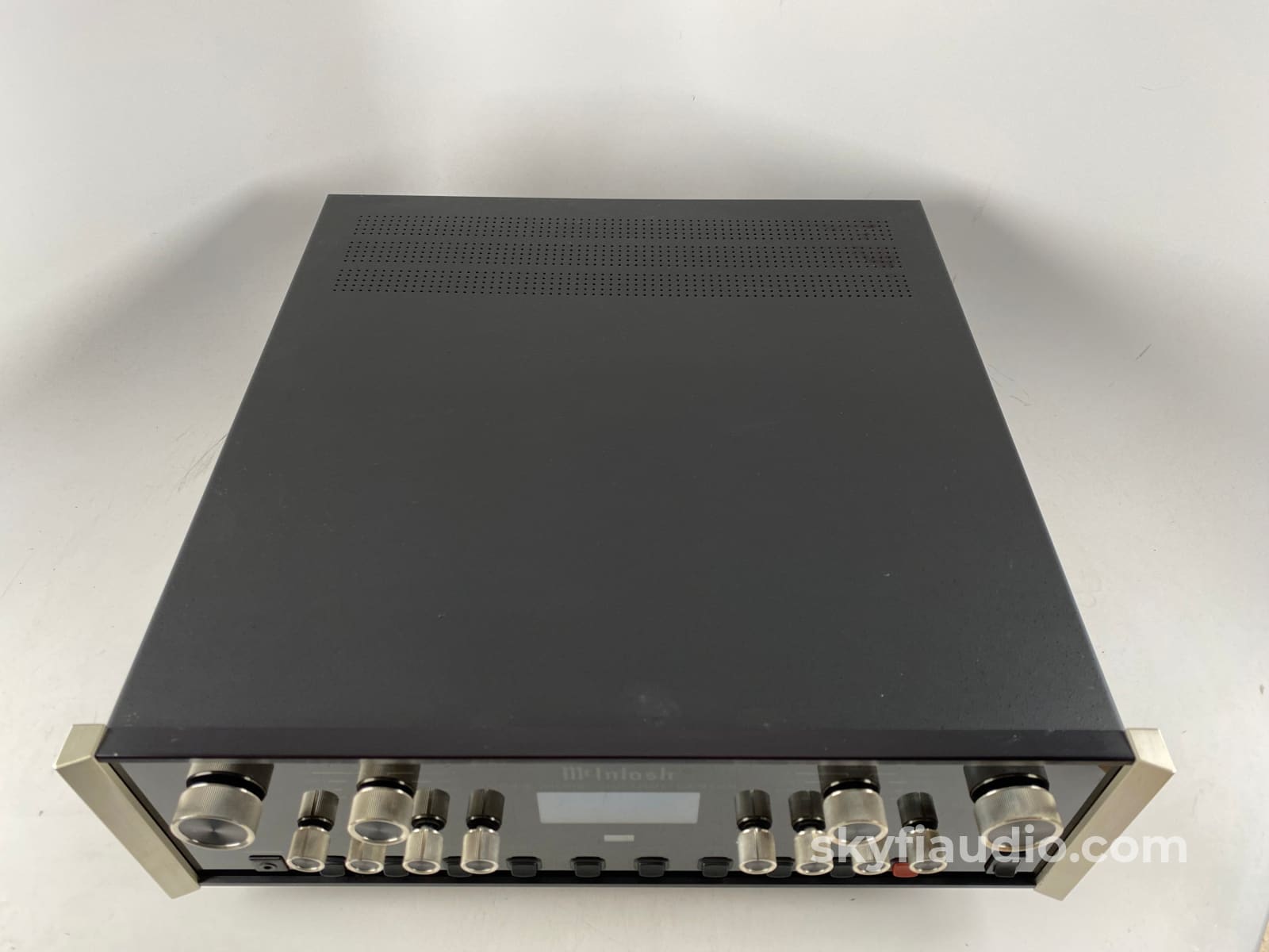 Mcintosh C42 Analog Preamplifier With Exclusive 8-Band Equalizer And Phono