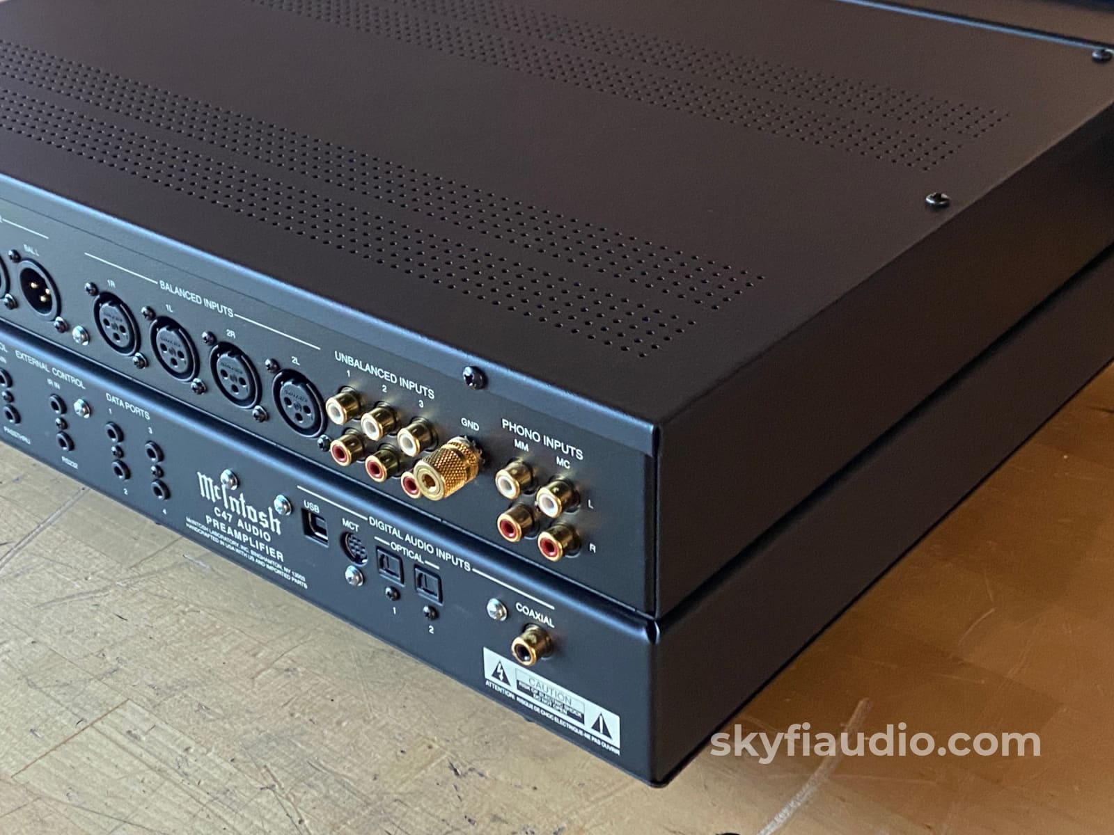 Mcintosh C47 Solid State Preamp With Built-In Dac (Hi-Res Dsd/Dxd) Preamplifier
