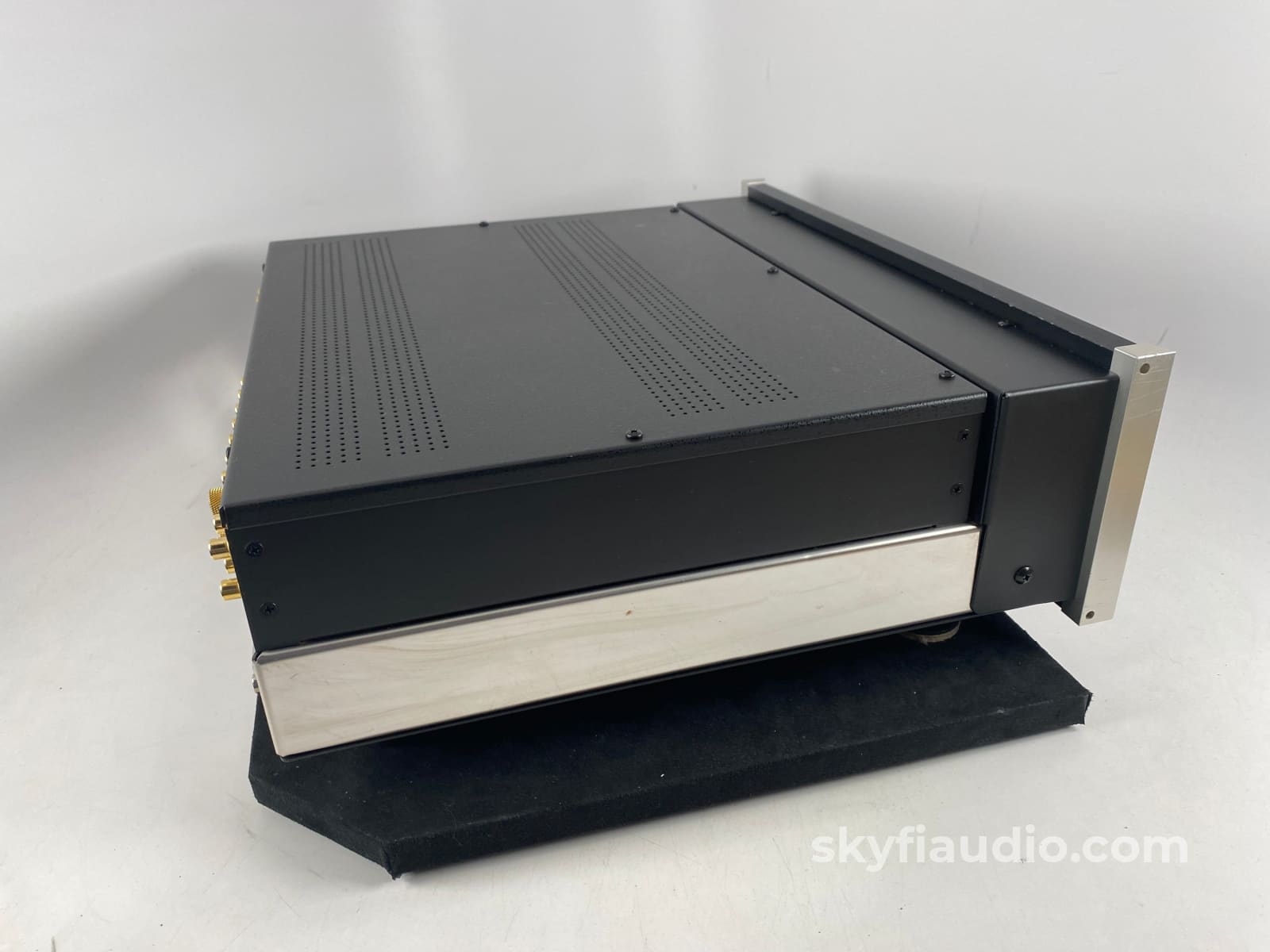 Mcintosh C48 Preamplifier With Built In Dac