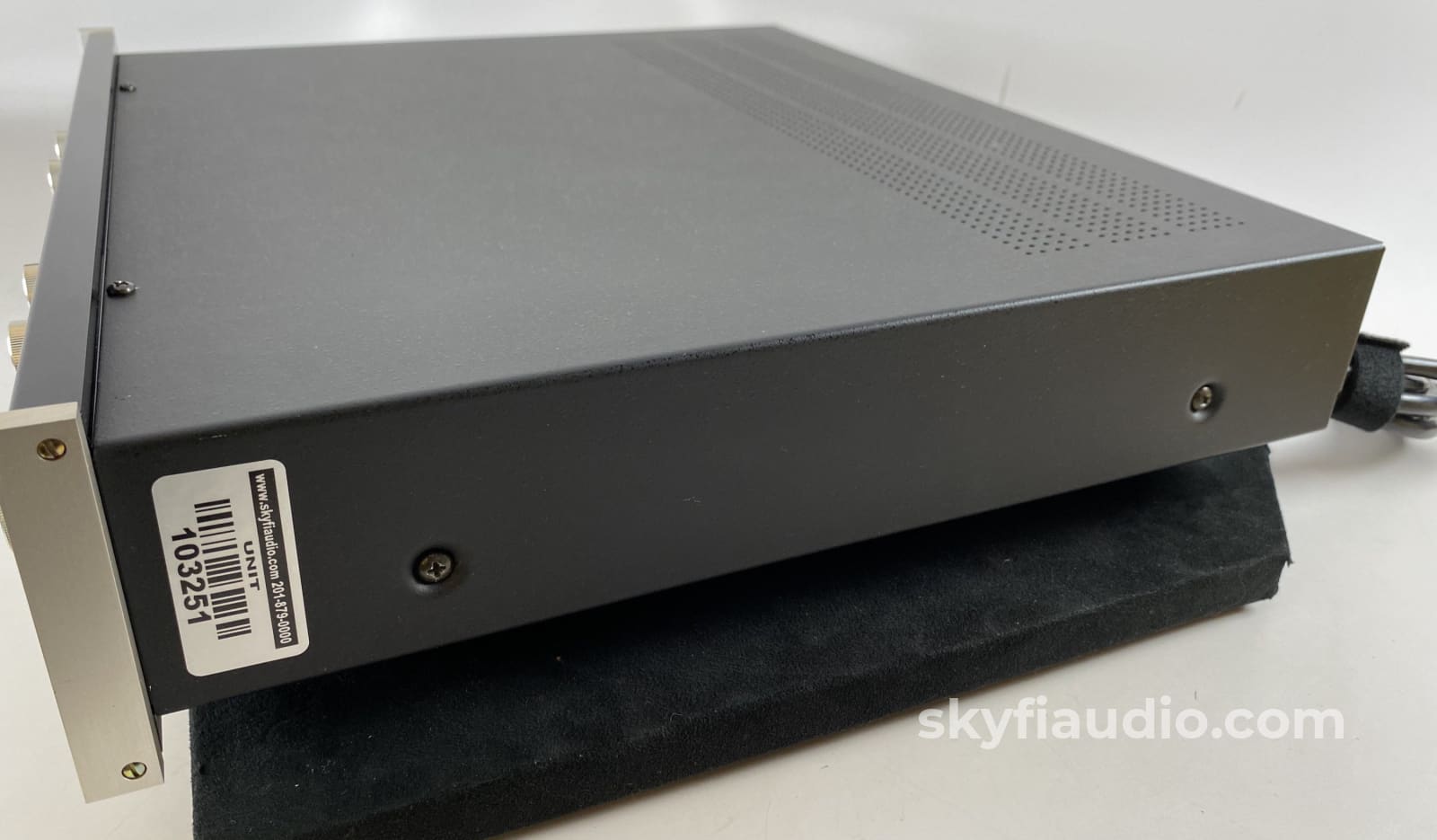 Mcintosh C712 Preamplifier With Original Remote And Phono Input