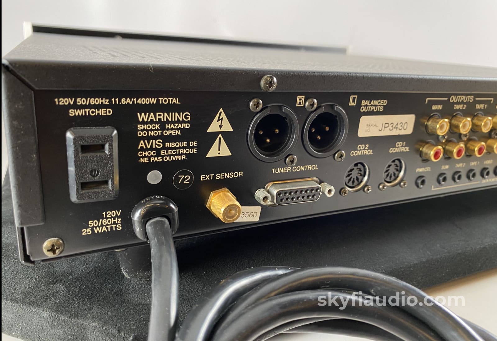 Mcintosh C712 Preamplifier With Original Remote And Phono Input