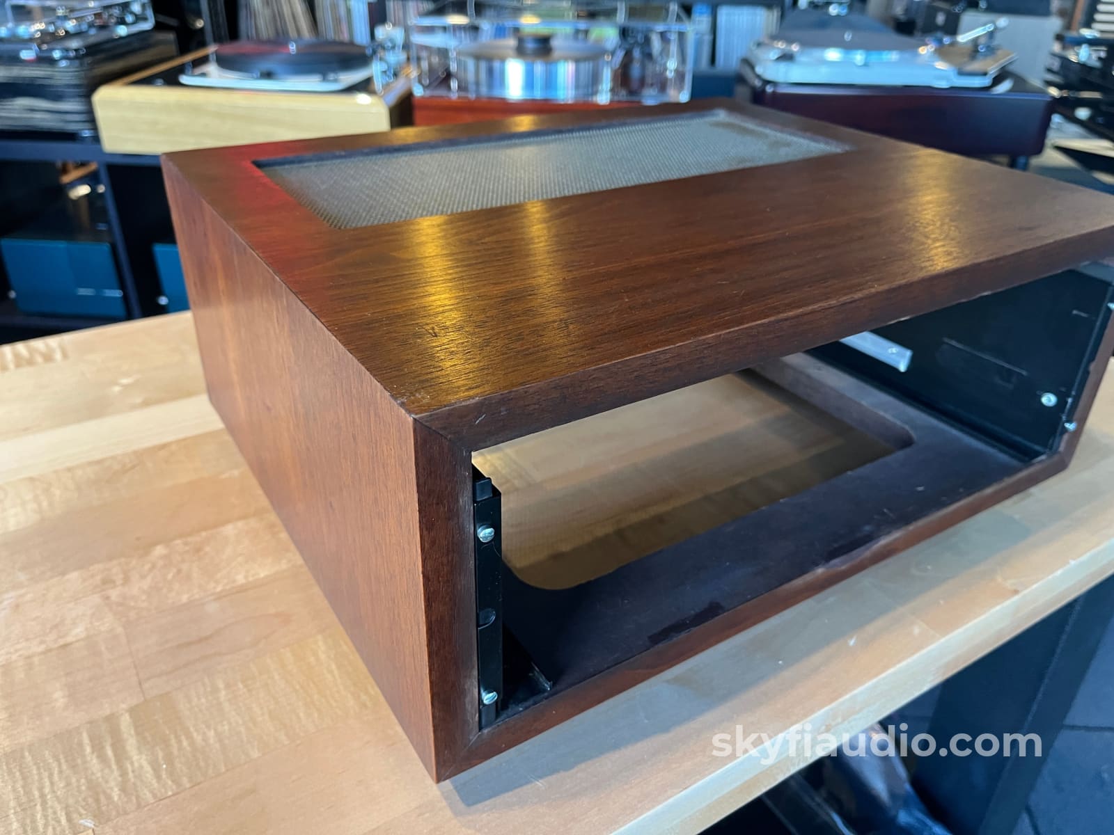 McIntosh L12 Slant Food Cabinet w/ 10’’ 12’’ Adjustable Panlocs Accessory