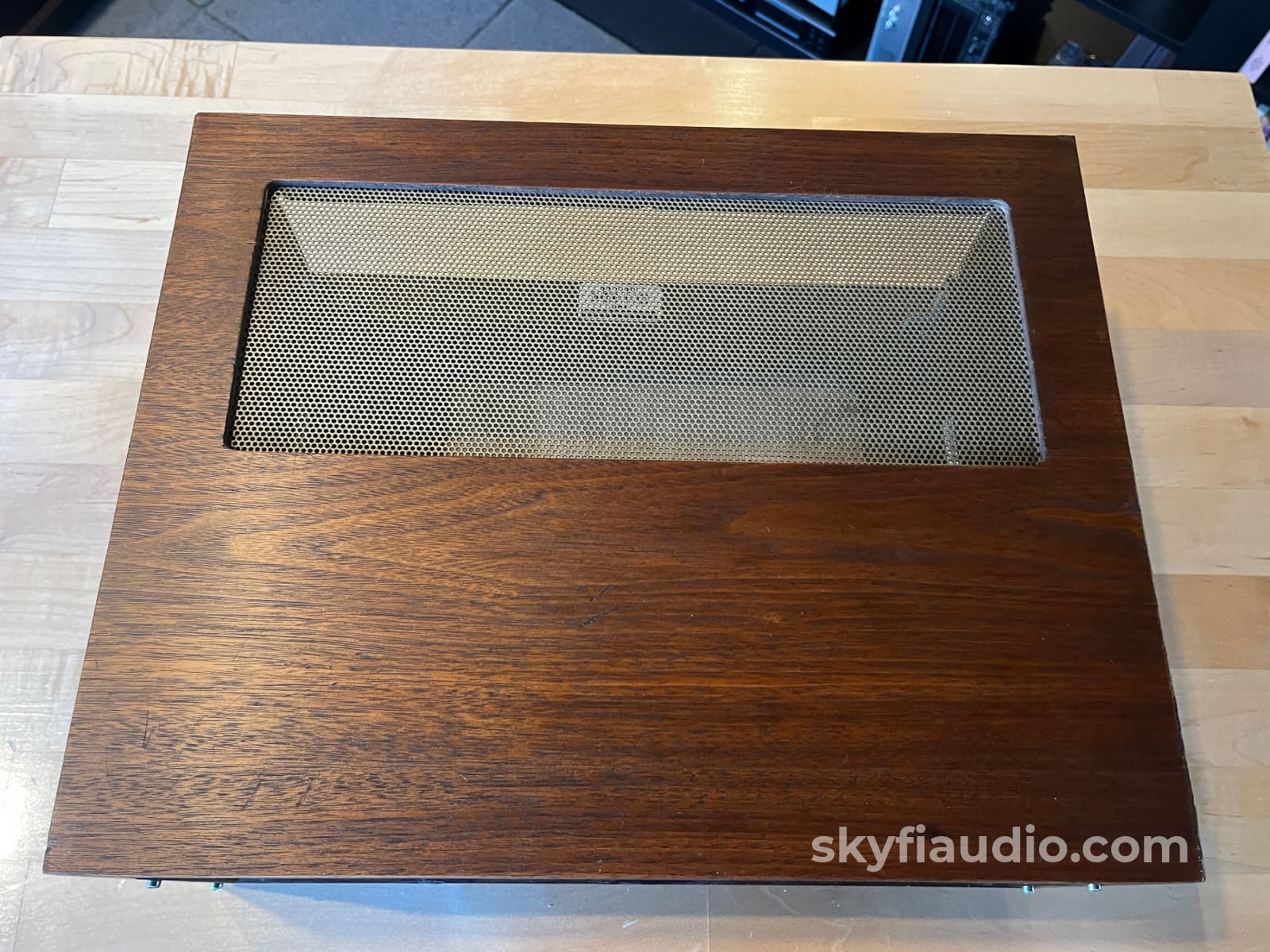 McIntosh L12 Slant Food Cabinet w/ 10’’ 12’’ Adjustable Panlocs Accessory