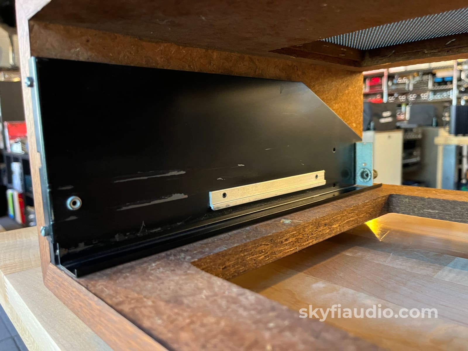 McIntosh Tribute L12 Wood Veneer Cabinet Slant Feet w/ 10’’ or 12’’ Adjustable Panlocs Accessory