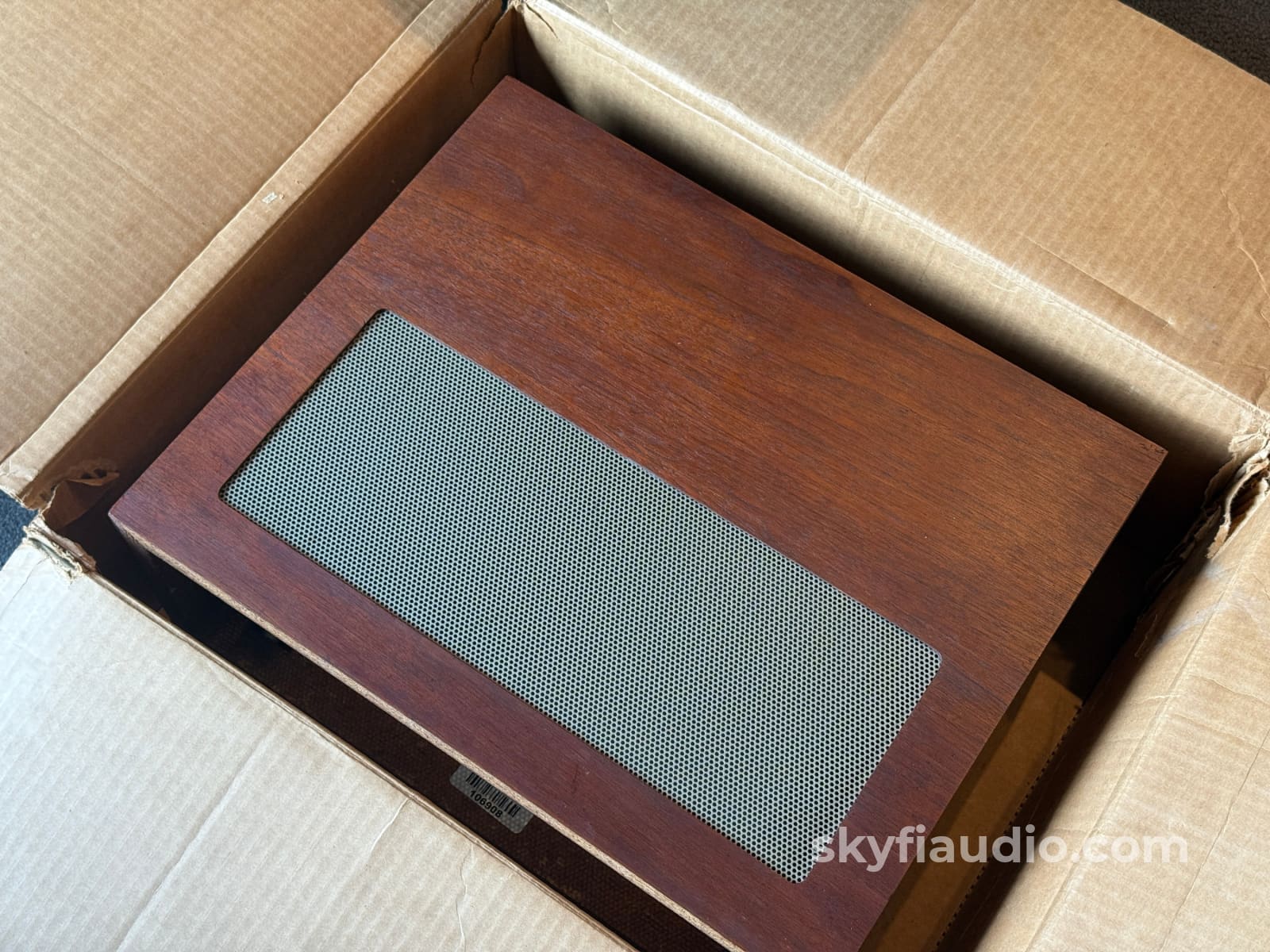McIntosh L12 Wood Veneer Cabinet - Slant Feet w/ 10