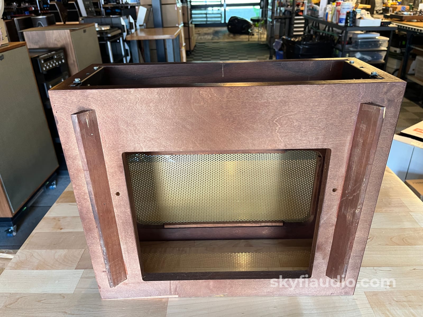McIntosh L54 Tribute Cabinet w/ 13.5’’ Panlocs - Accessory