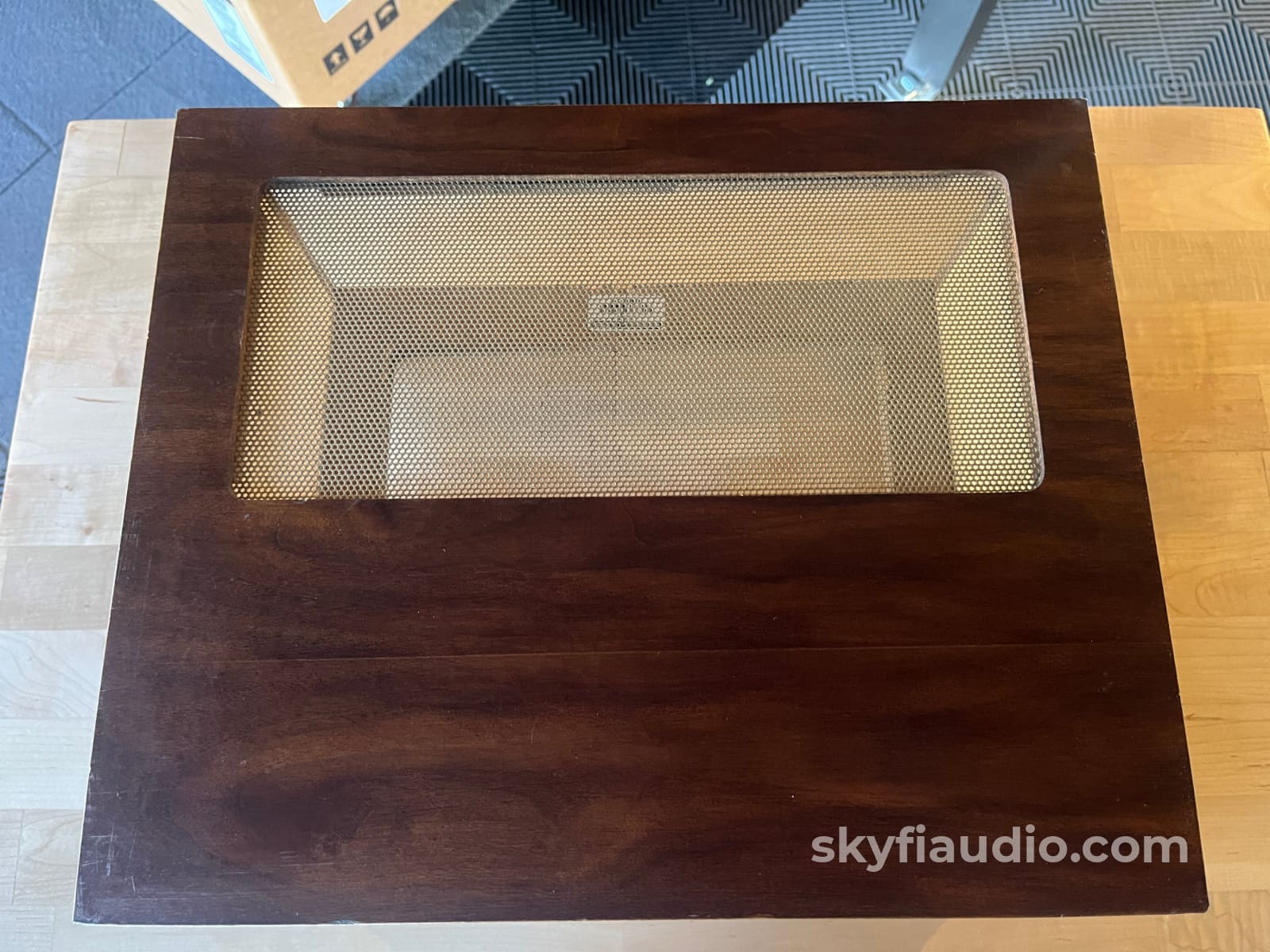 McIntosh L54 Cabinet - No Panlocs Accessory