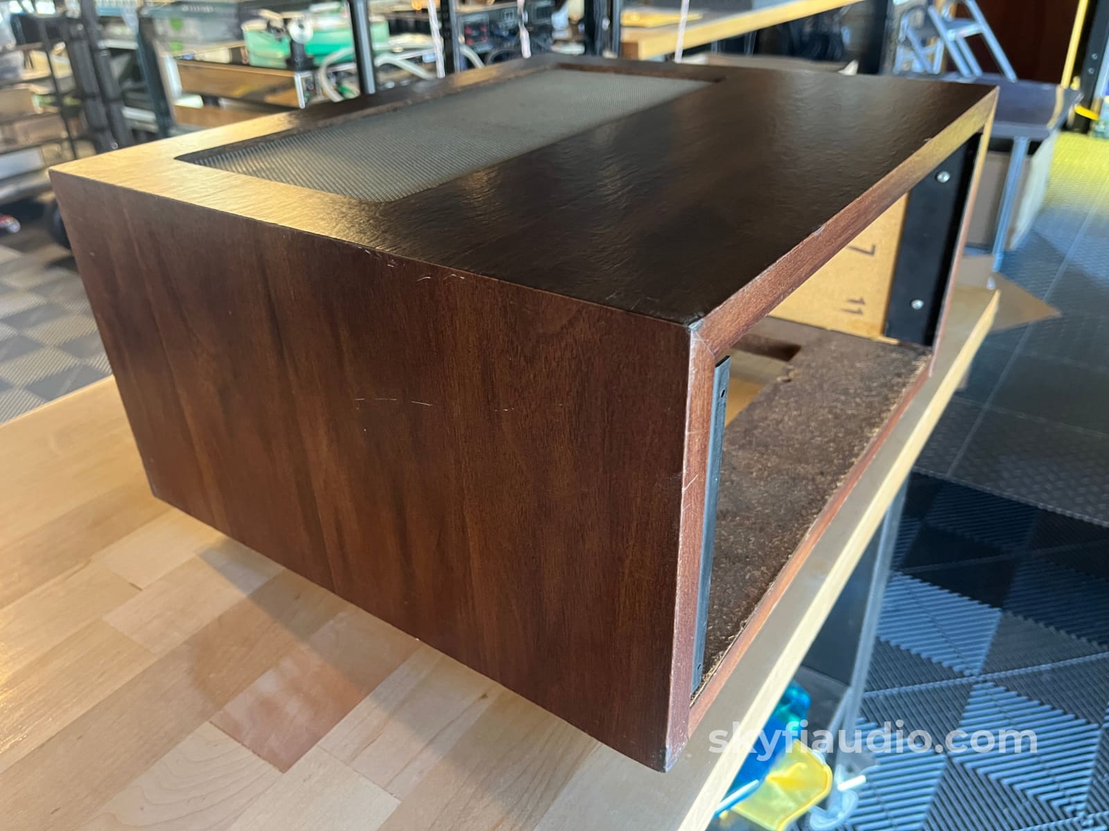 McIntosh L54 Cabinet - No Panlocs Accessory