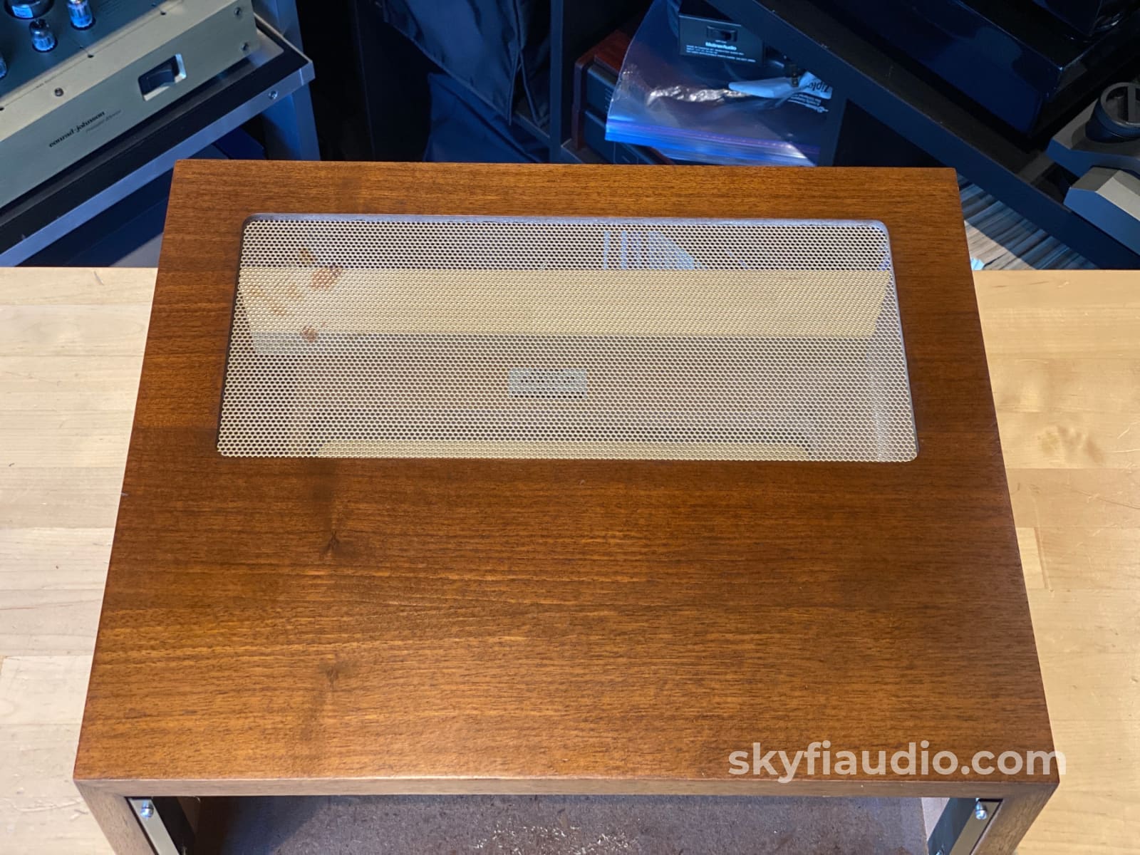 Mcintosh L54 Wood Veneer Cabinet For Large Amplifiers - No Panlocs Accessory